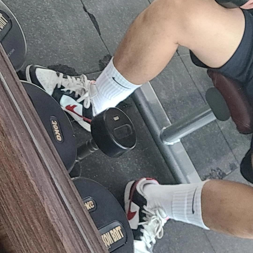 Nike Dunk Low Retro Black University Red, Nike Everyday Lightweight Training Crew Socks White (3 Pack/Korean Ver.) 착용 스타일
