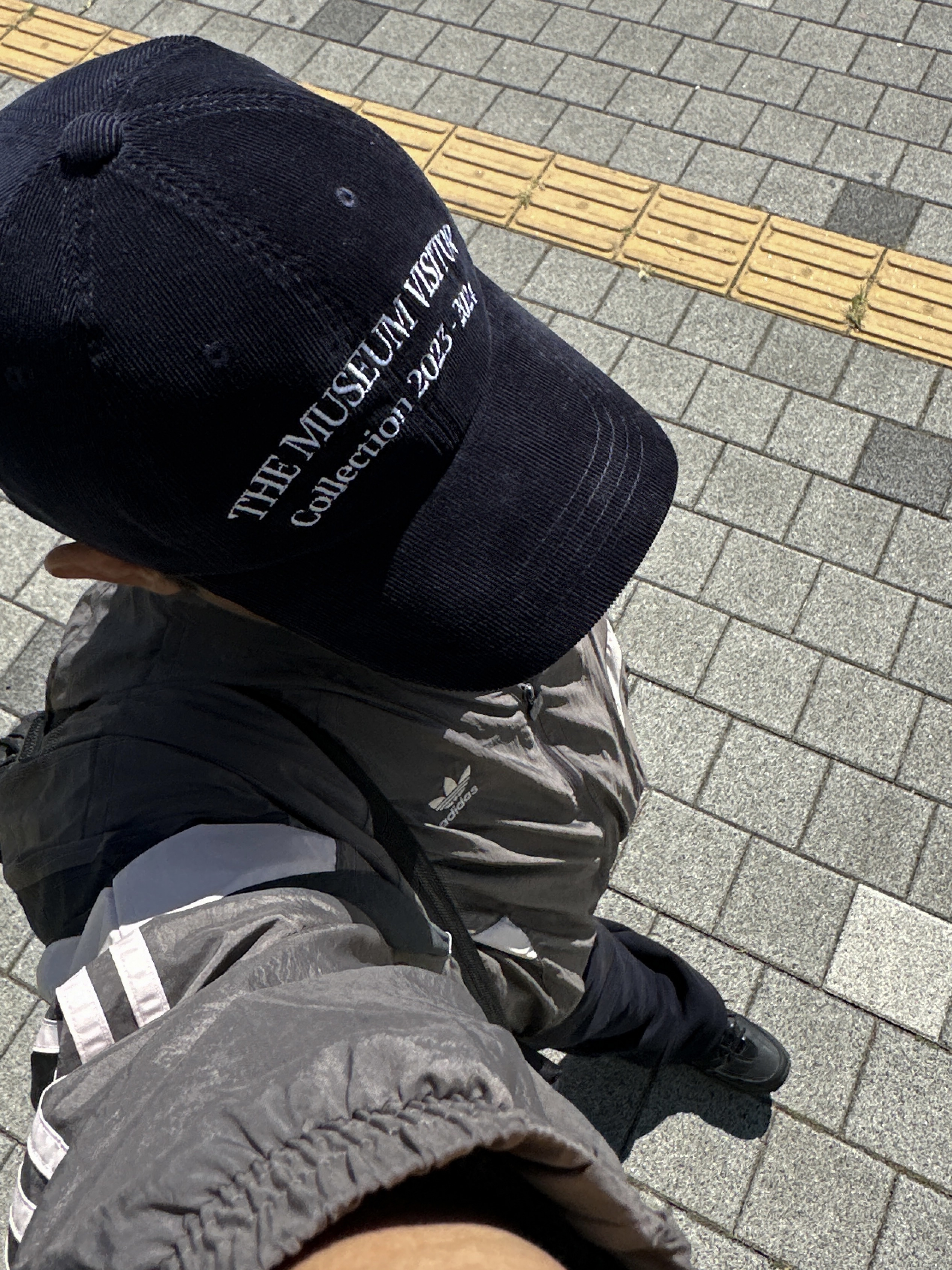 Adidas Real Madrid Originals Track Top Charcoal Grey - KR Sizing, The Museum Visitor Corduroy Ball Cap Brown 착용 스타일 - 1