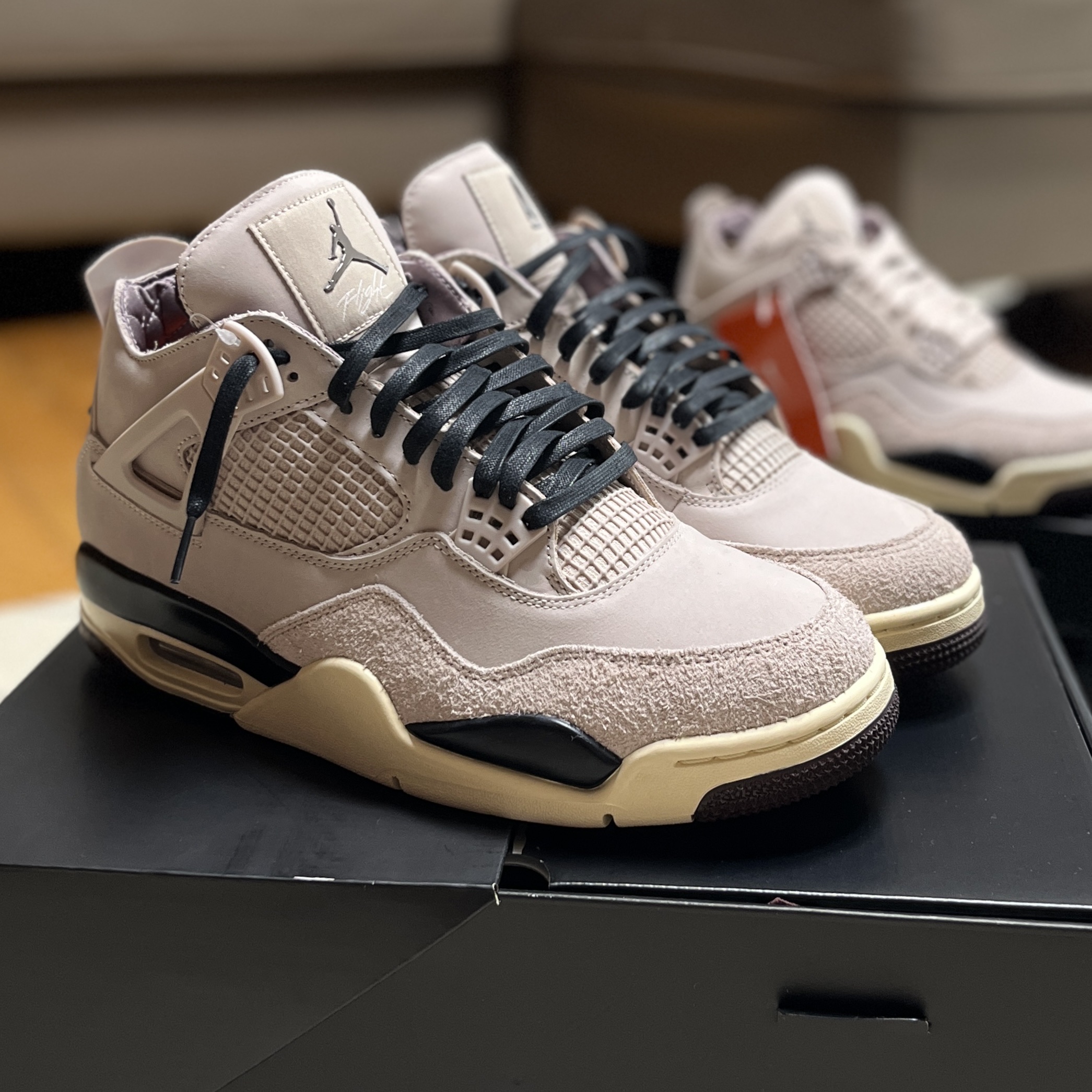 (W) Jordan 4 x A Ma Maniere Retro OG SP W.Y.W.S. 착용 스타일 - 3