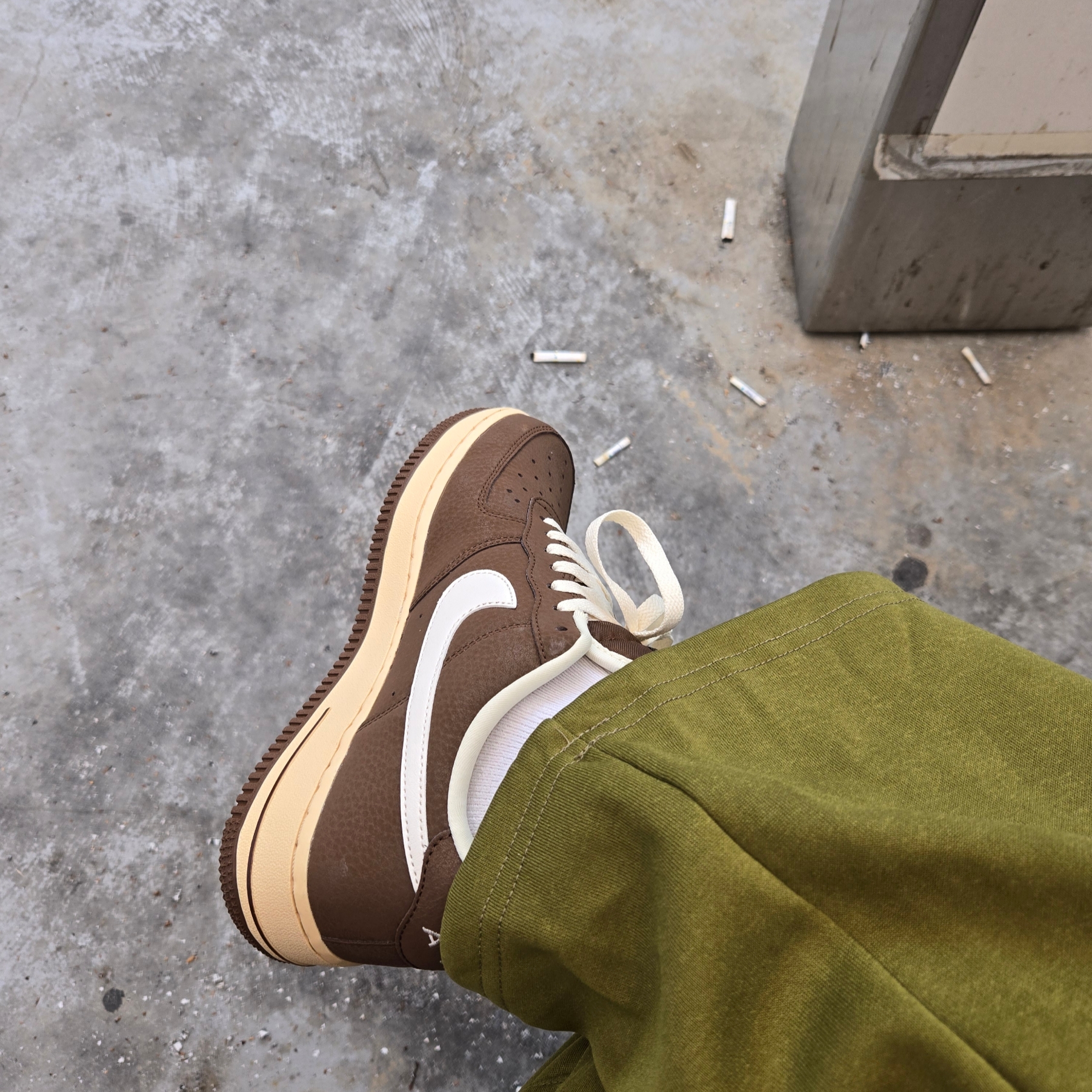 Nike Air Force 1 '07 Cacao Wow Coconut Milk 착용 스타일