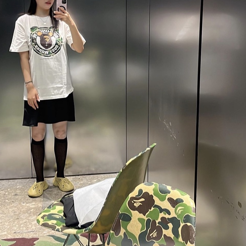 Adidas Yeezy Foam RNNR Sulfur, BAPE x Medicom Toy ABC Camo Bear Busy Works T-Shirt White 착용 스타일