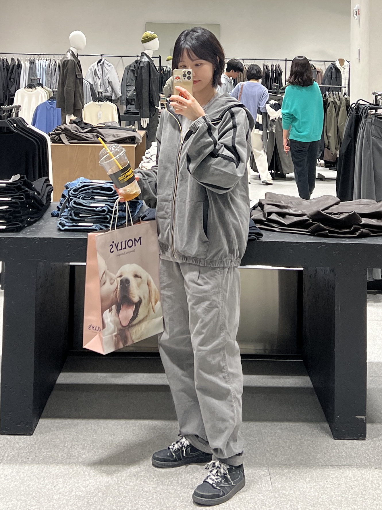 Cav Empt Overdye Taped Light Zip Hoody Charcoal - 24FW, Cav Empt Overdye Cotton Casual Pants Charcoal - 24FW 착용 스타일 - 3