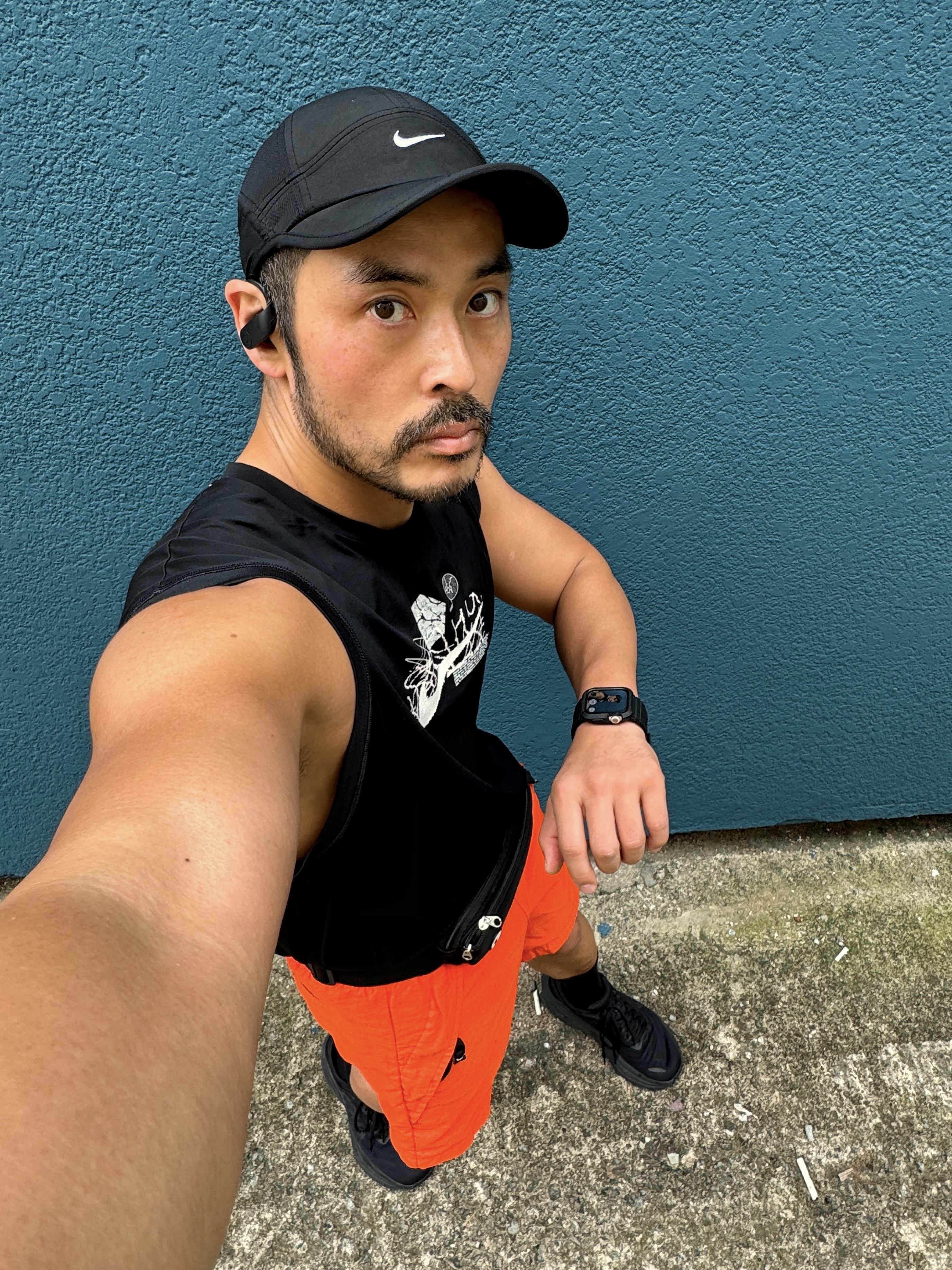 Hoka Bondi 8 Black - Wide 착용 스타일 - 1