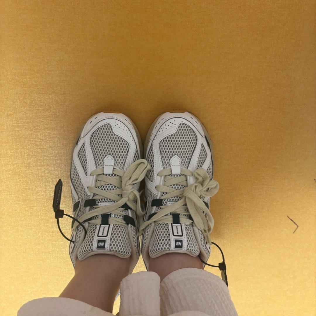 New Balance 1906R Silver Green 착용 스타일