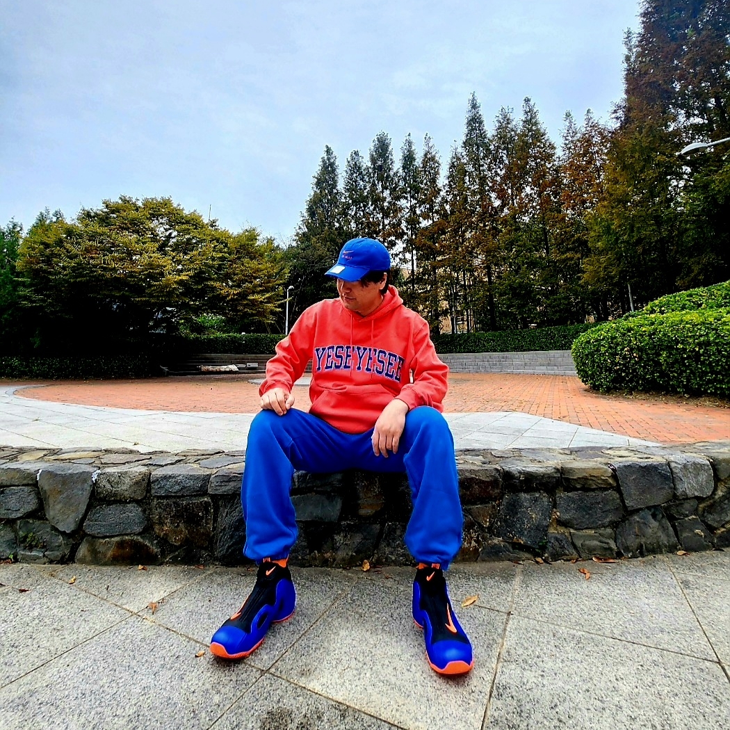 Nike Florida Heritage 86 Swoosh College Cap Game Royal, Nike Air Flightposite Black Racer Blue 착용 스타일