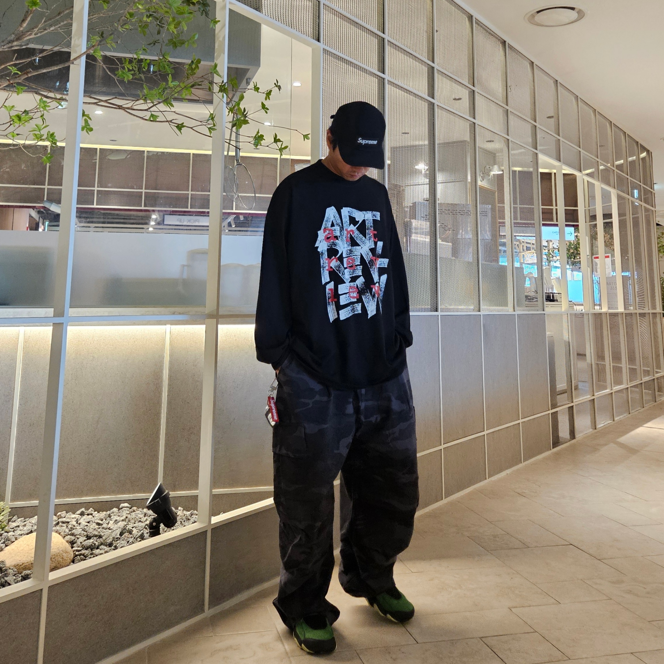 Supreme Washed Chino Twill Camp Cap Black, Oakley Factory Team x Brain Dead Flesh Sandals Green Lemon 착용 스타일
