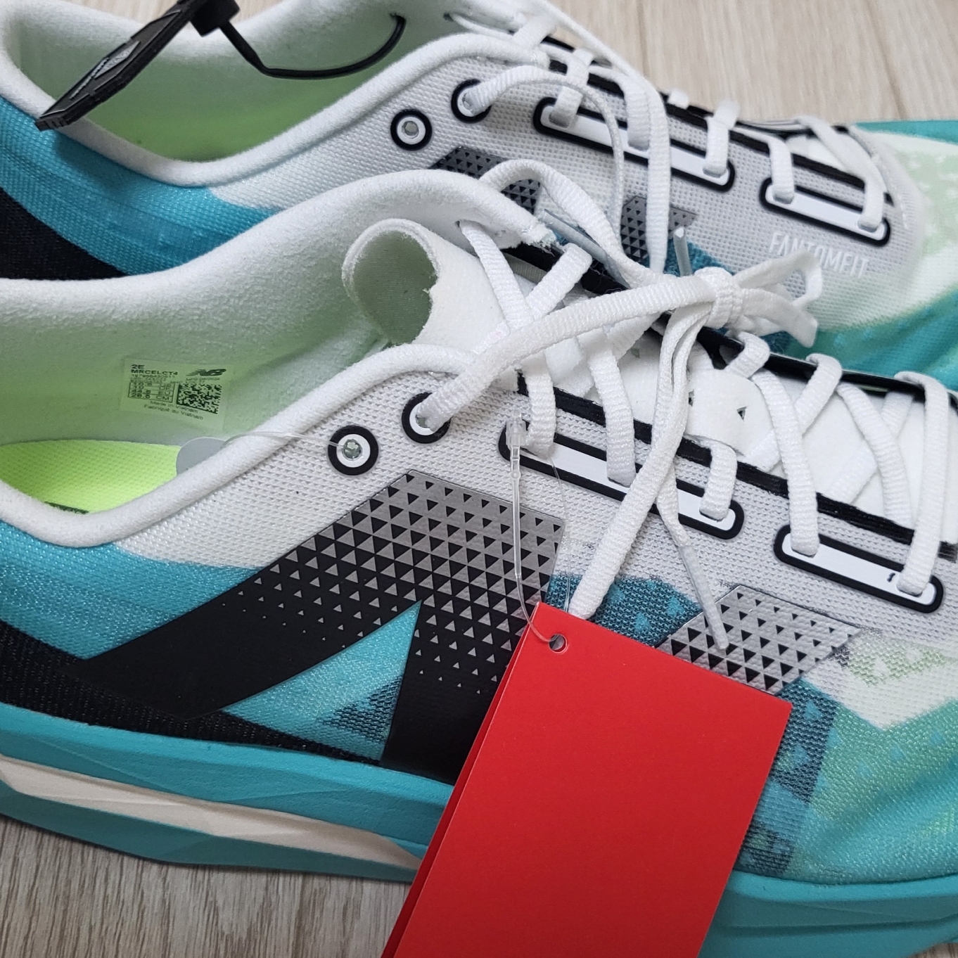 New Balance Fuelcell Supercomp Elite v4 Cyber Jade White - 2E Wide 착용 스타일