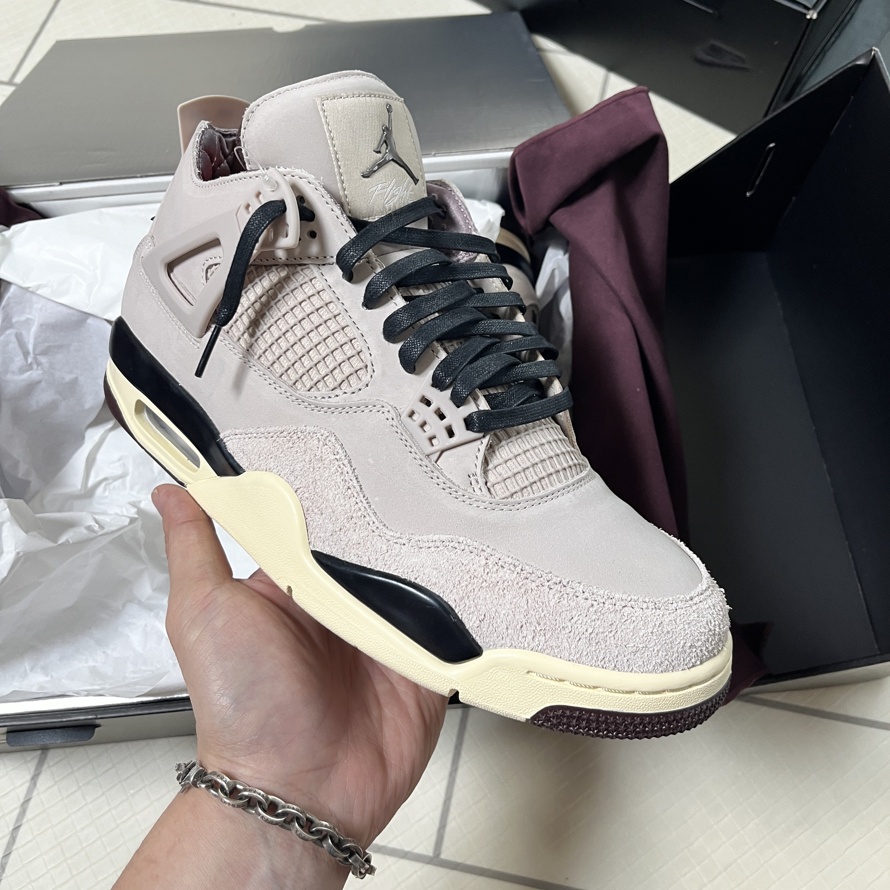 (W) Jordan 4 x A Ma Maniere Retro OG SP W.Y.W.S. 착용 스타일 - 2
