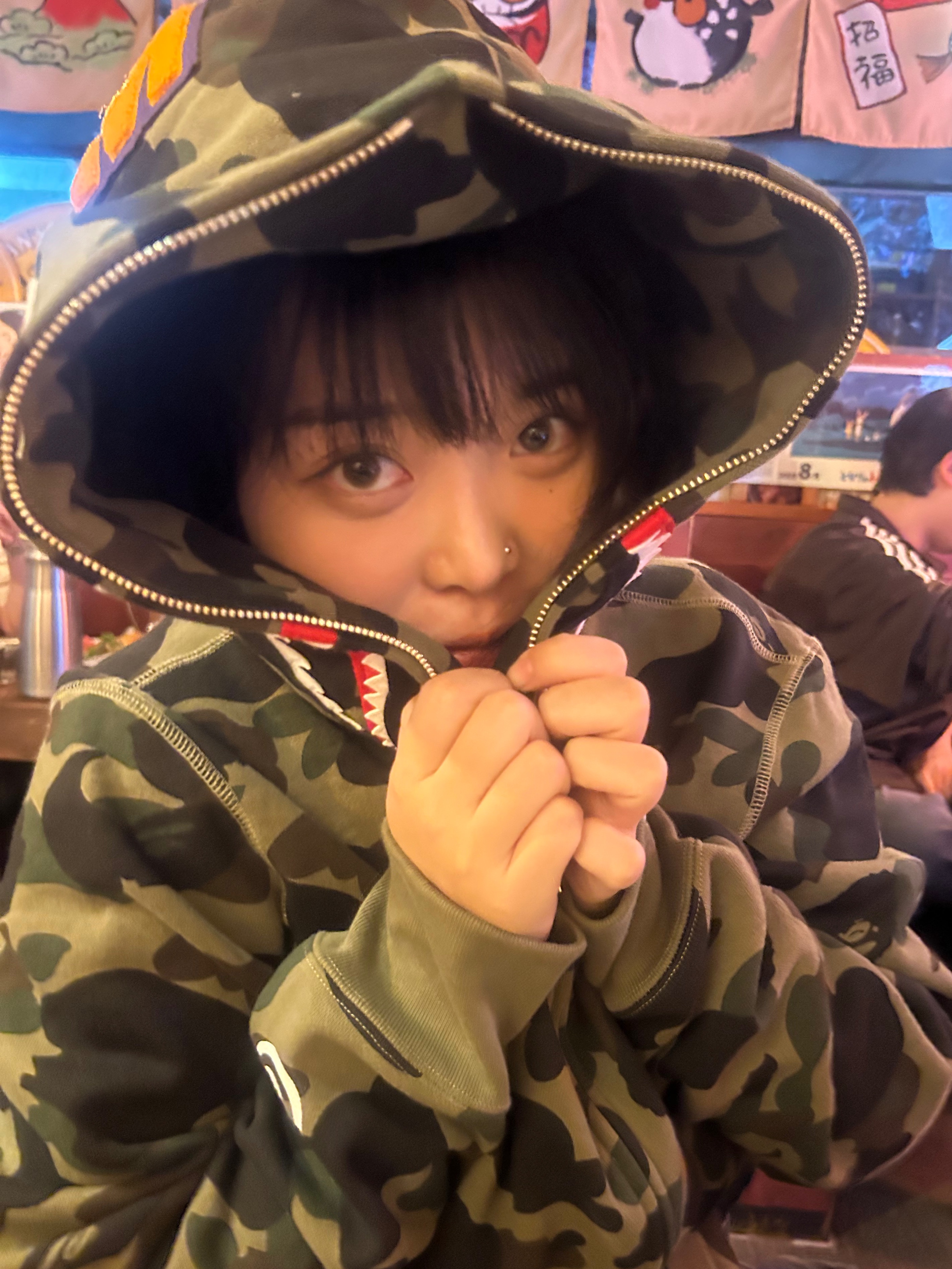 BAPE 1st Camo Shark Full Zip Hoodie Army Green 착용 스타일 - 2