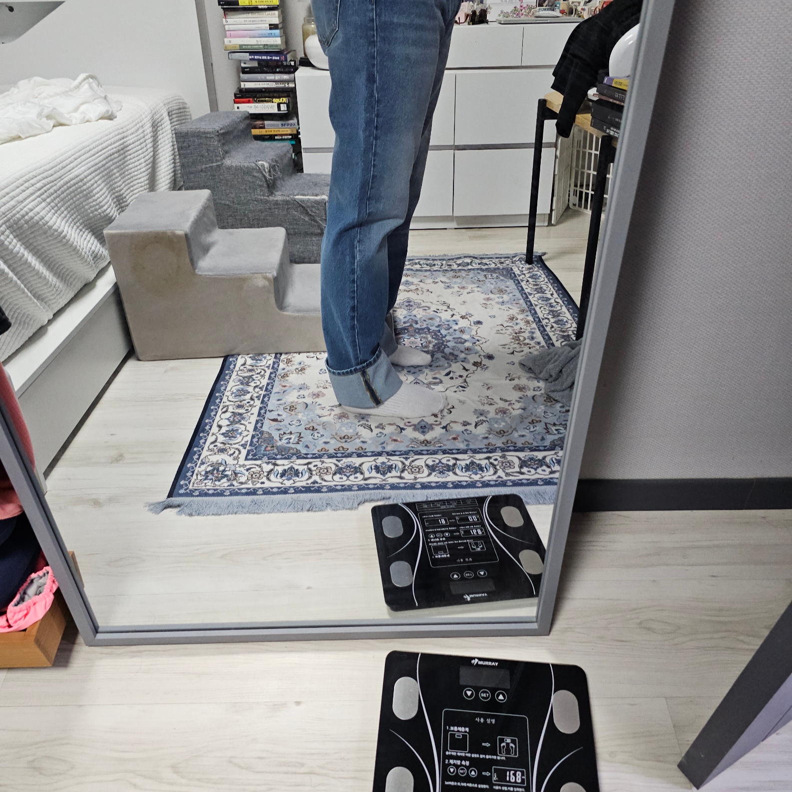 Maison Margiela Straight Jeans Medium Wash 착용 스타일 - 2