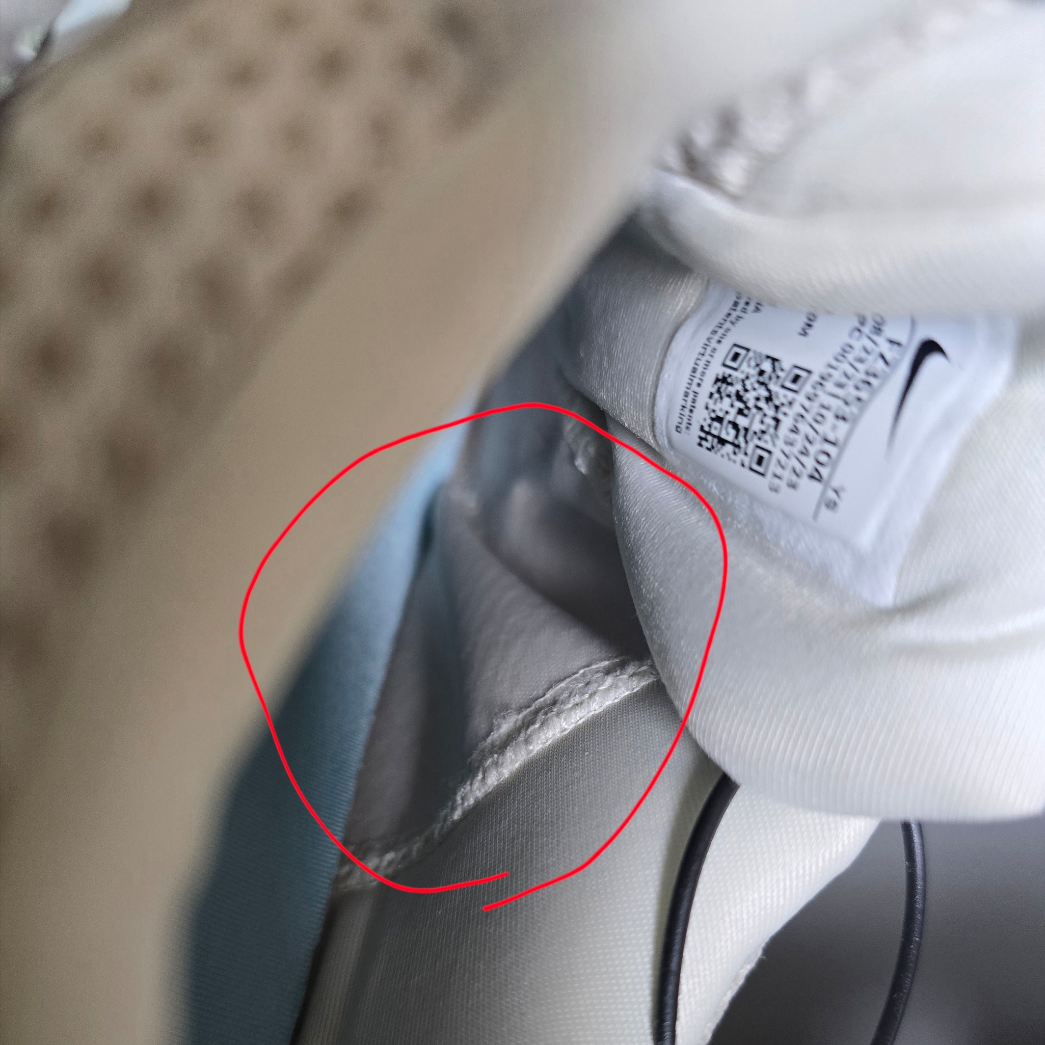 Nike Zoom Vomero 5 SE Light Orewood Brown 착용 스타일 - 1