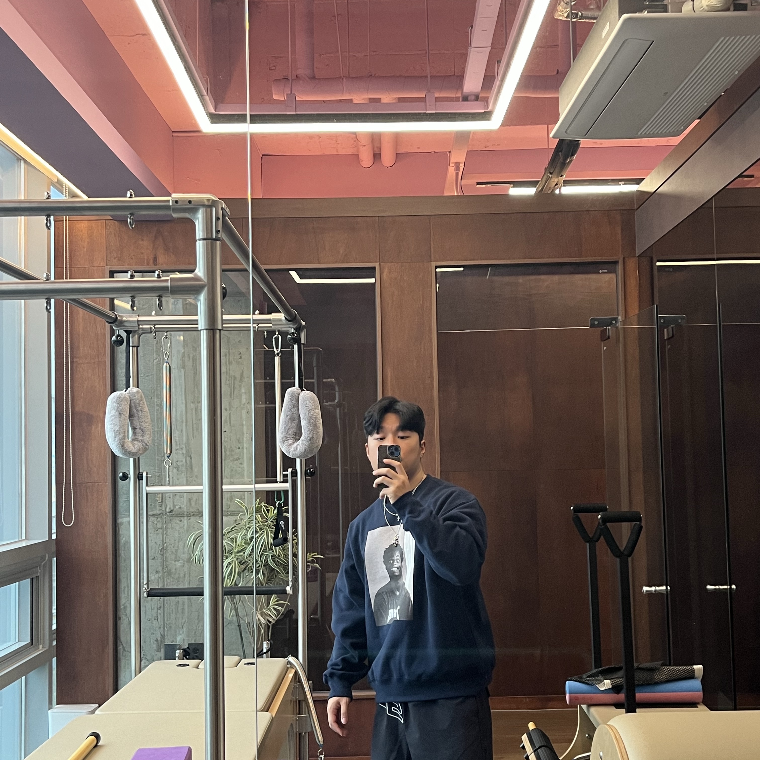 Supreme x Thrasher Crewneck Black - 24FW 착용 스타일 - 2