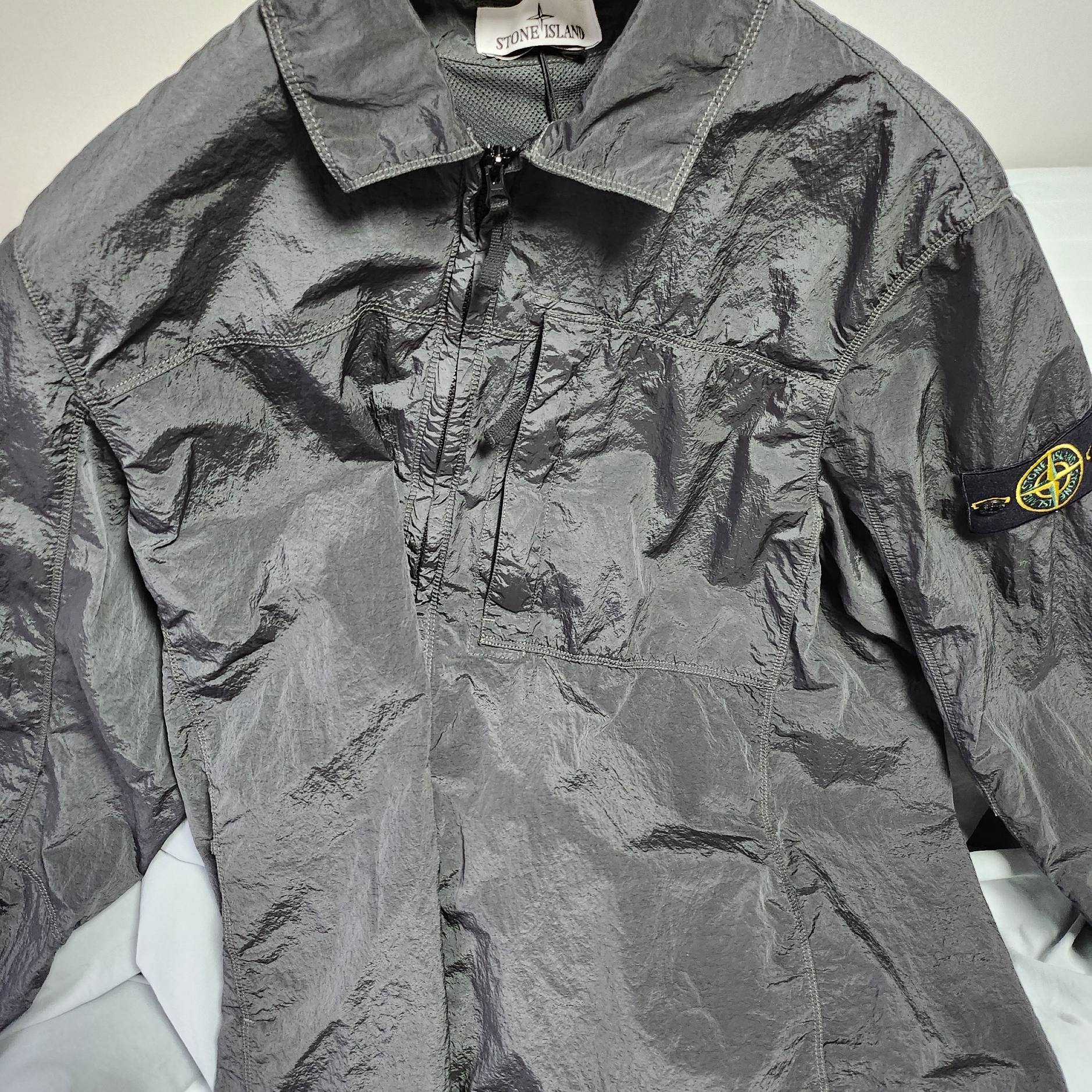 Stone Island 11819 Nylon Metal In Econyl Regenerated Nylon Overshirt Dark Grey - 24FW 착용 스타일