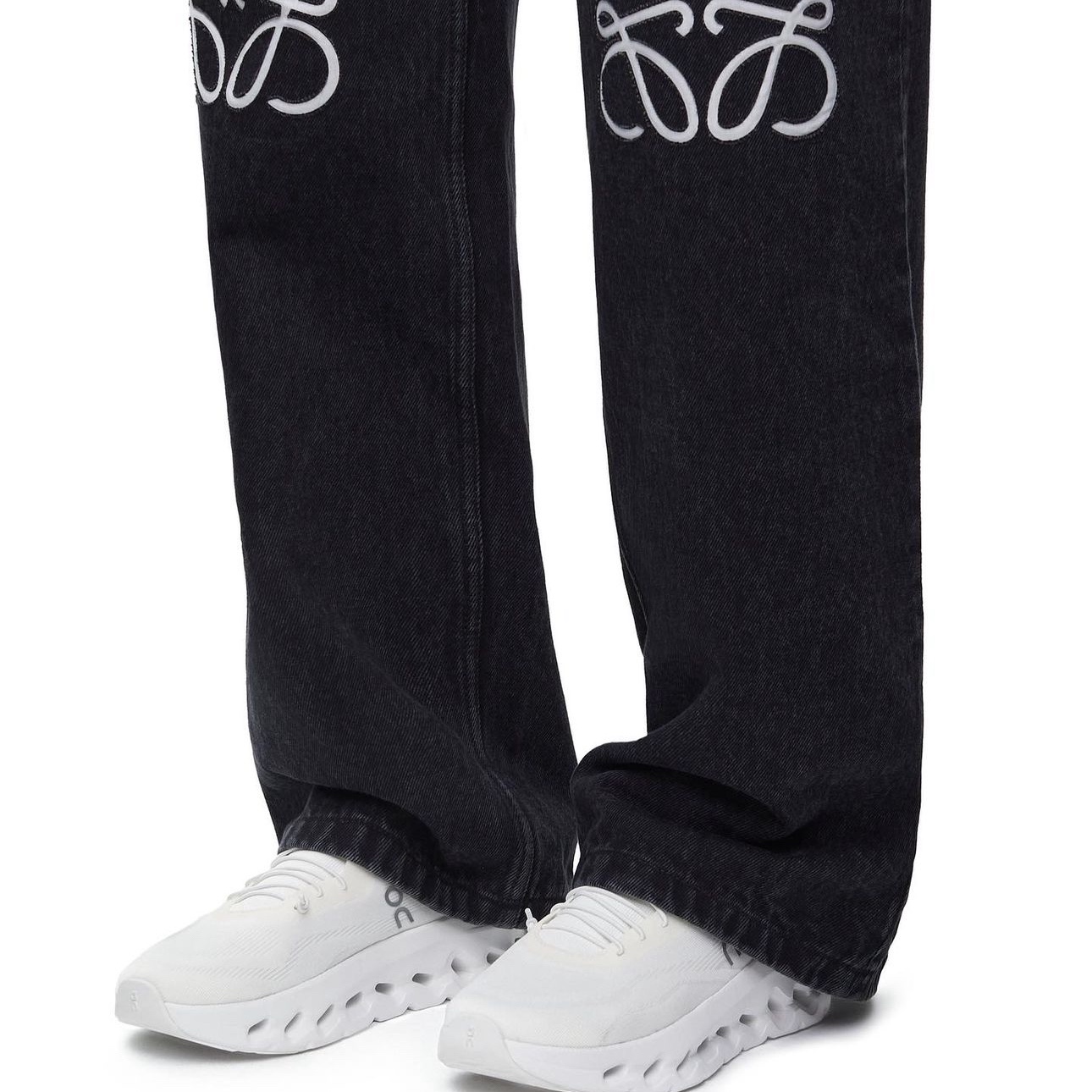 (W) Loewe x On Running Cloudtilt All White 착용 스타일 - 2