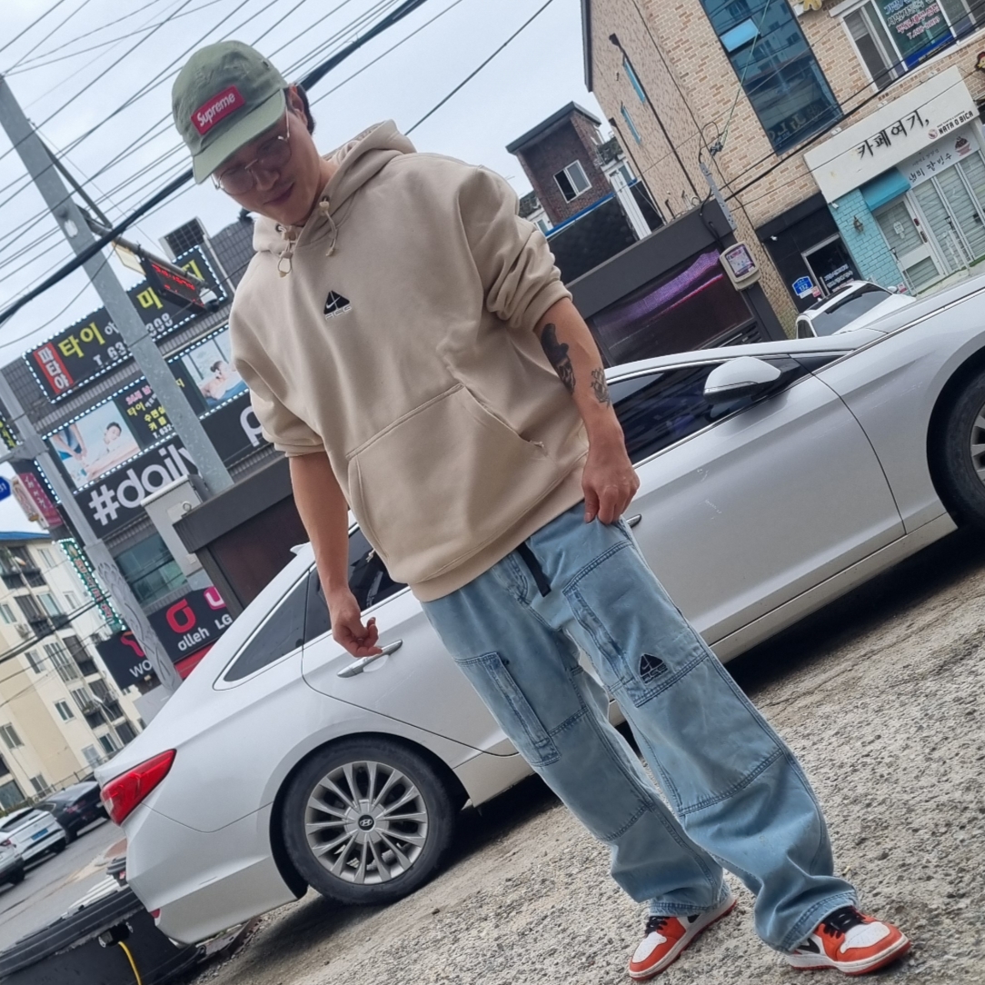 Supreme Military Camp Cap Olive - 24FW, Nike ACG Therma-Fit Pullover Fleece Hoodie Sanddrift - Asia 착용 스타일