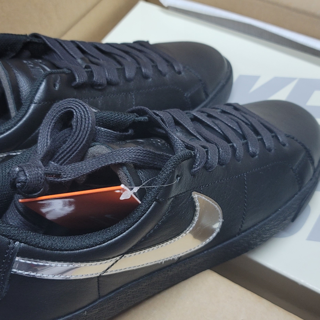 Nike x Dancer Skateboards SB Zoom Blazer Low Black and Metallic Silver 착용 스타일 - 4