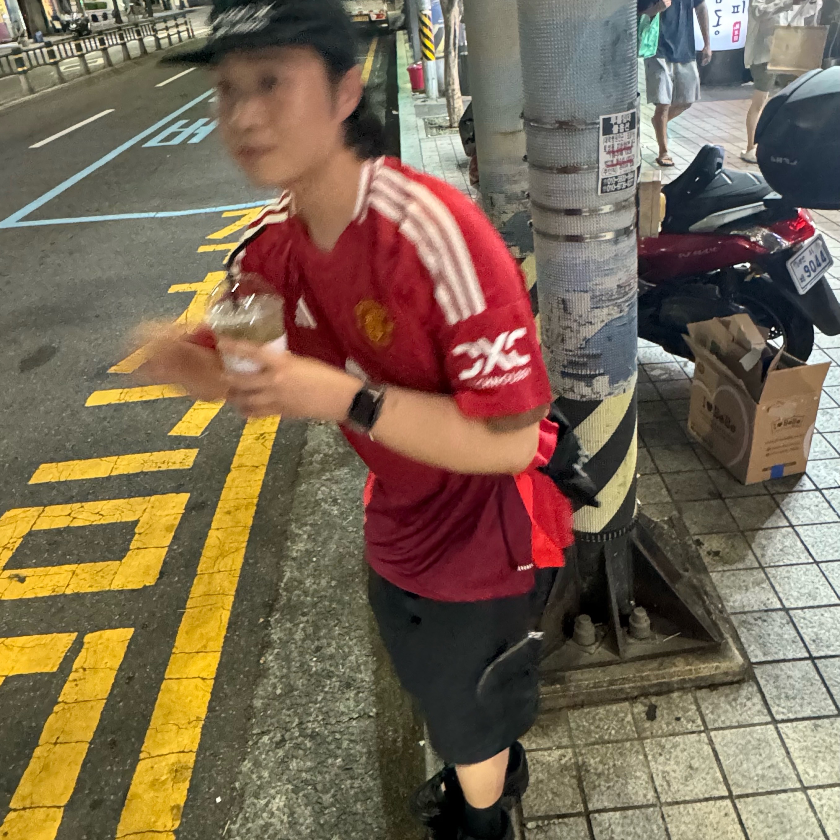 Adidas Manchester United 2024/25 Home Jersey Manchester United FC Red - KR Sizing (Non Marking Ver.), Nike Air Force 1 '07 Low Triple Black ์ฐฉ์ฉ ์คํ์ผ - 2