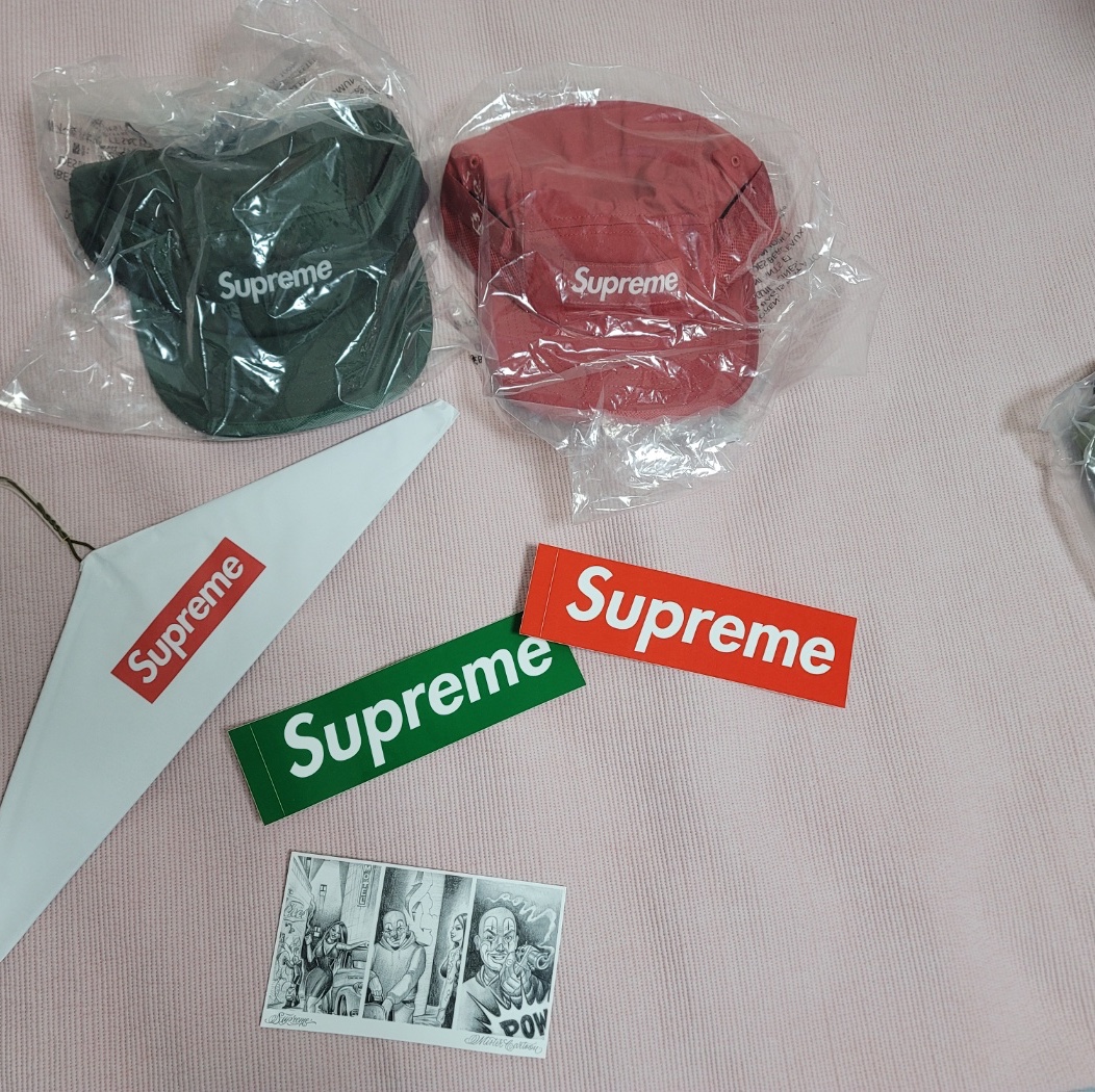 Supreme Mesh Pocket Camp Cap Red - 24FW, Supreme Mesh Pocket Camp Cap Olive - 24FW 착용 스타일 - 1