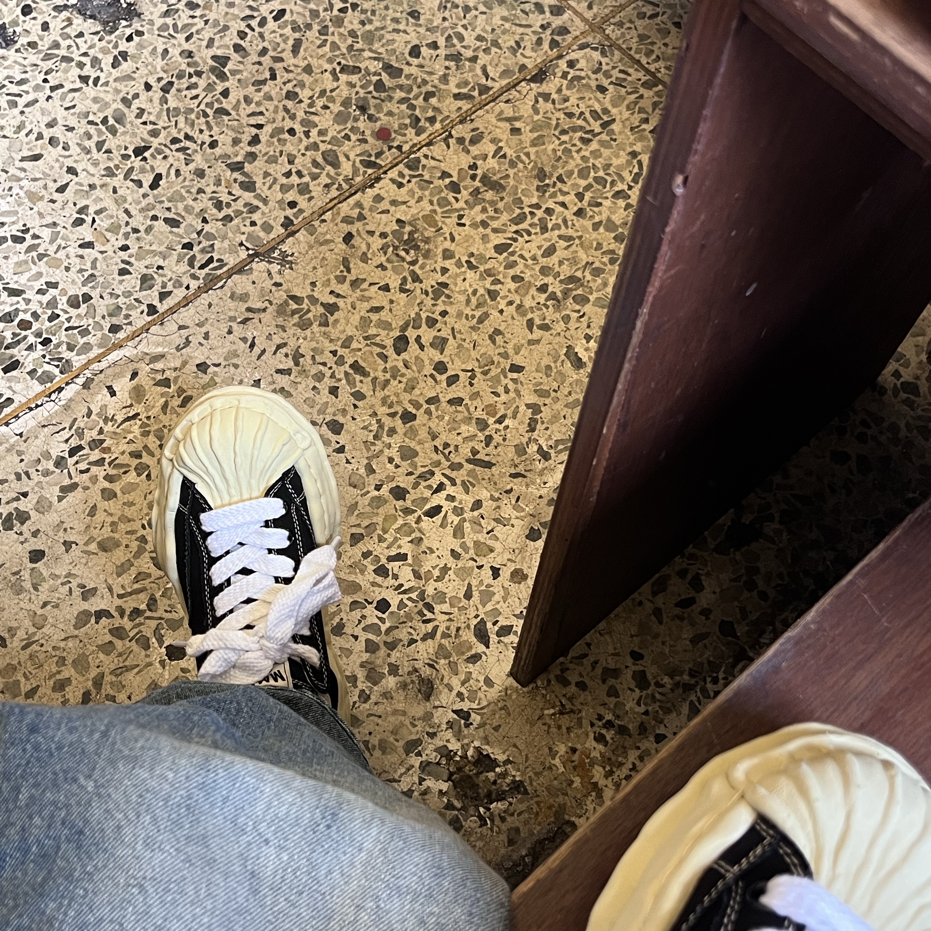 Maison Mihara Yasuhiro Blakey VL OG Sole Canvas Low-top Sneakers Black 착용 스타일