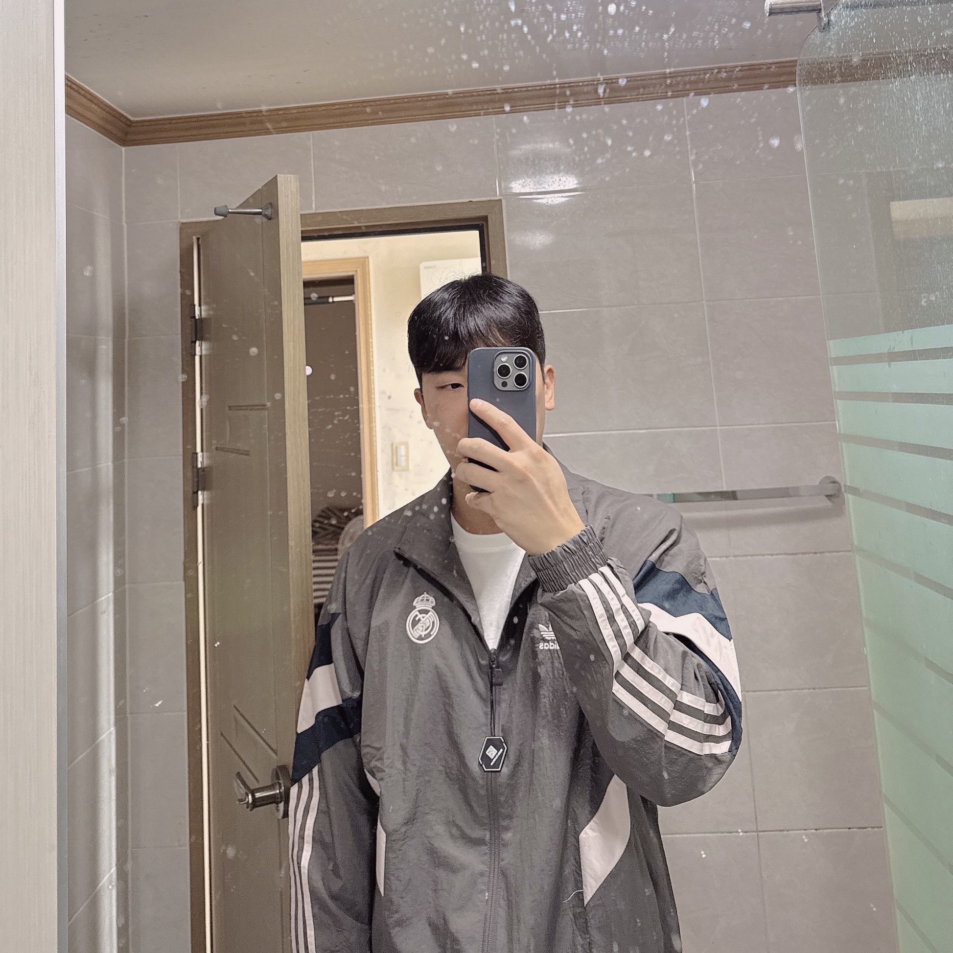 Adidas Real Madrid Originals Track Top Charcoal Grey - KR Sizing 착용 스타일