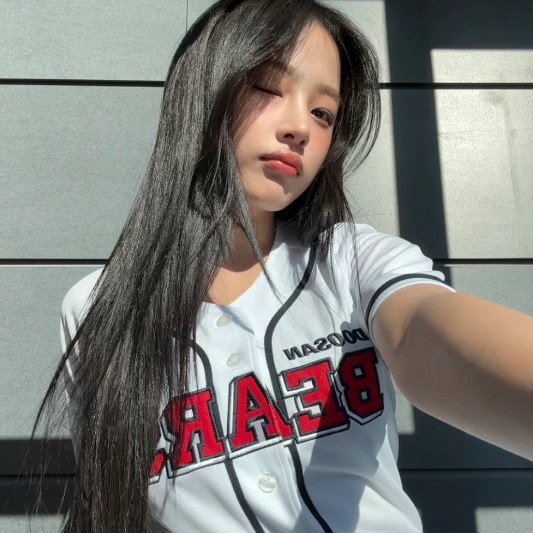Doosan Bears x Fila Authentic Home Uniform White (Non Marking Ver.) 착용 스타일 - 4