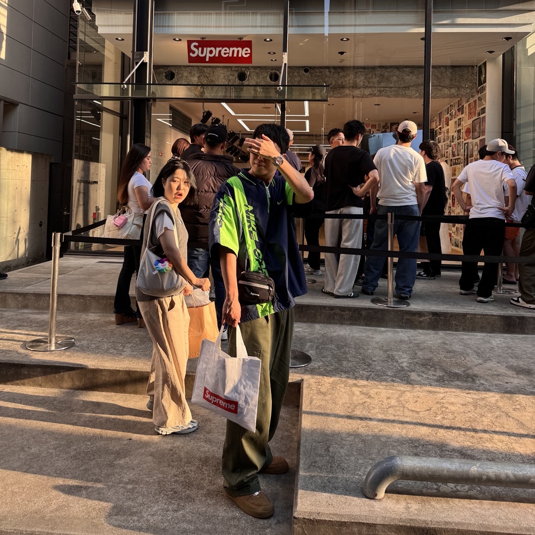 Nike x Supreme Air Force 1 Low Flax, Nike x Cactus Plant Flea Market Short Sleeve Polo Midnight Navy - US/EU 착용 스타일 - 2