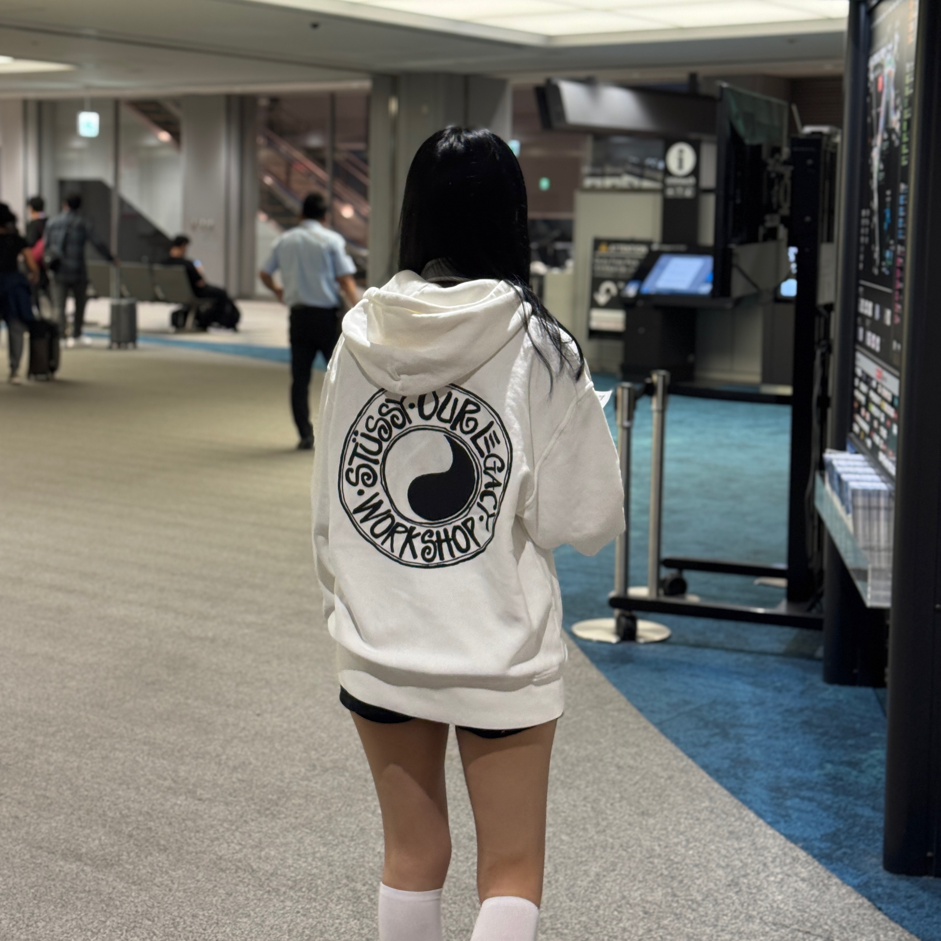 Stussy x Our Legacy Work Shop Pigment Dyed Buana Hoodie Natural 착용 스타일 - 2