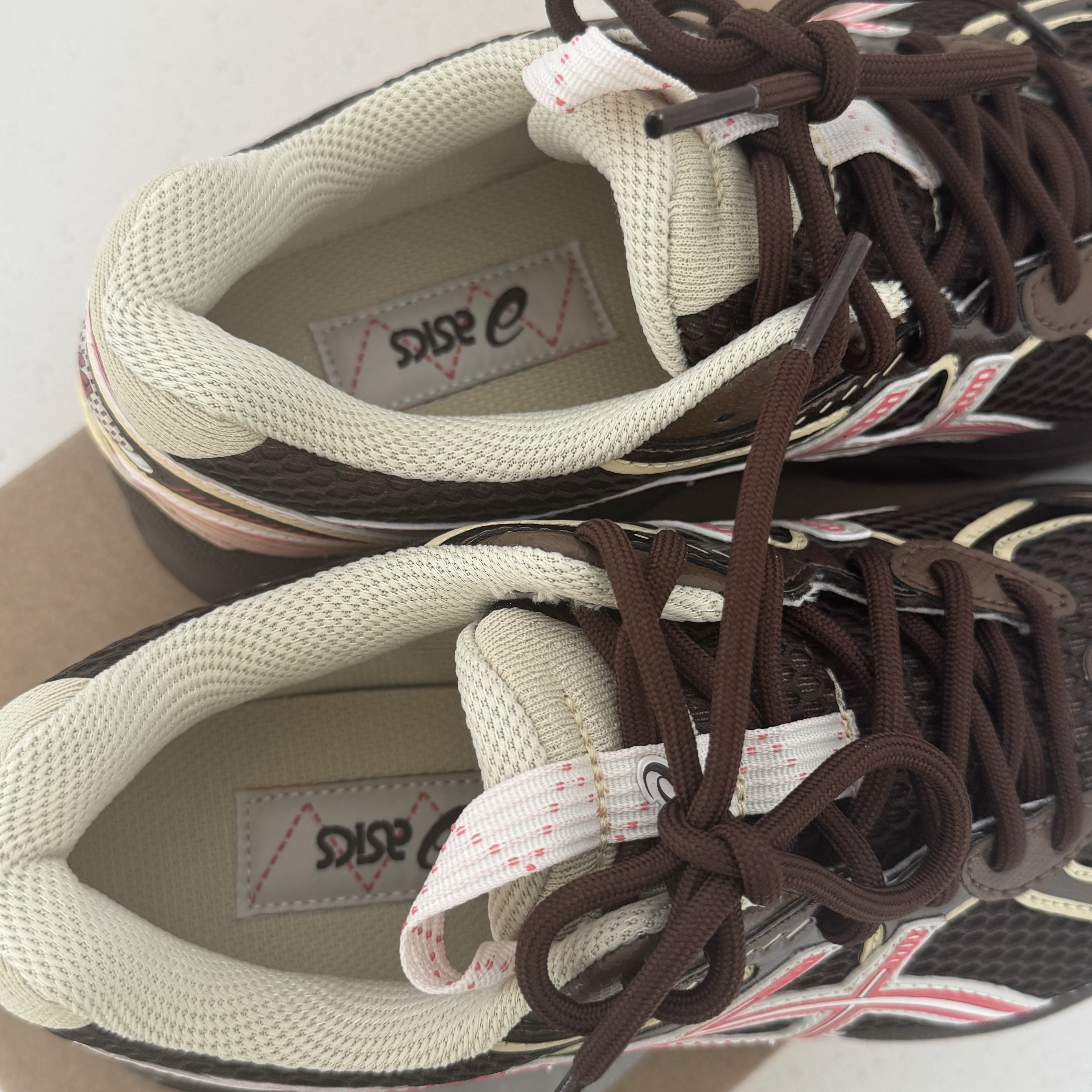 Asics UB8-S GT-2160 Brown Storm Sienna 착용 스타일 - 4