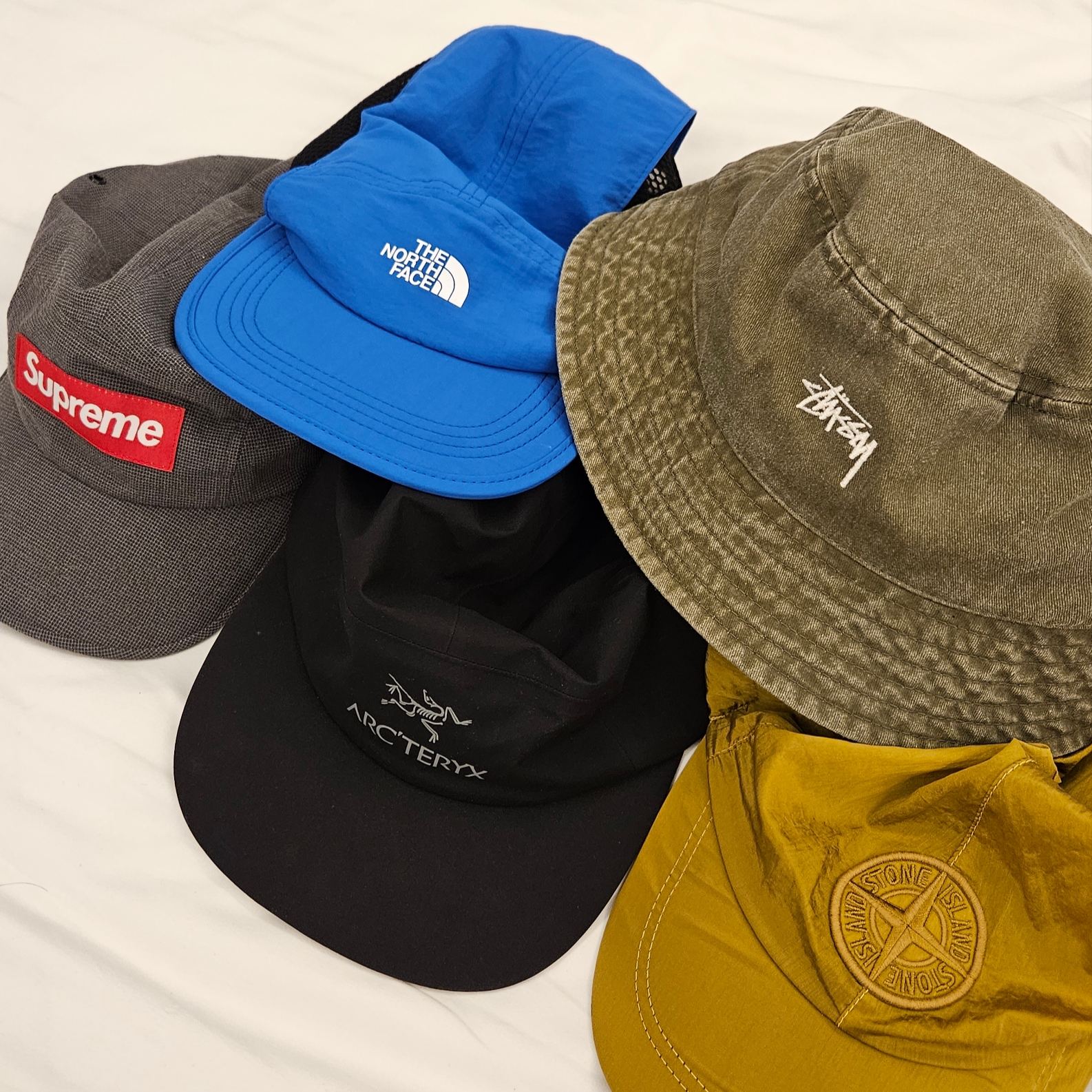 Stussy Washed Stock Bucket Hat Olive, Stone Island 99576 Nylon Metal 6-Panel Cap Yellow - 22SS 착용 스타일