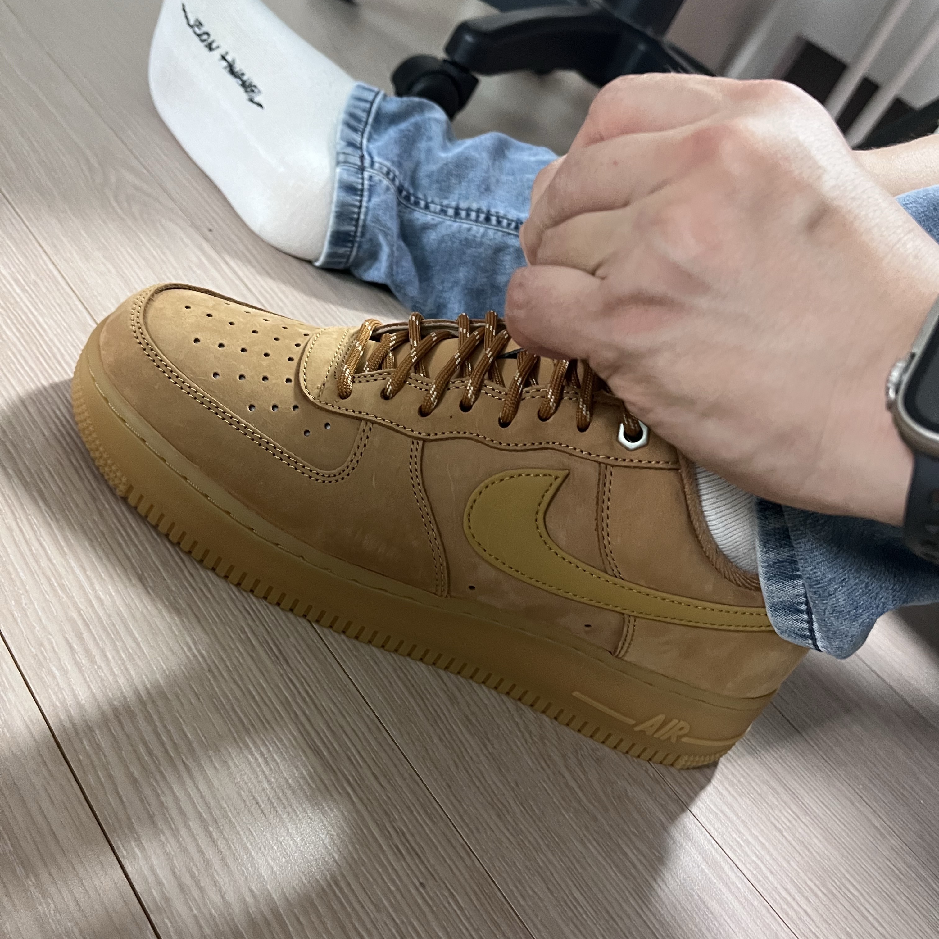 Nike Air Force 1 '07 WB Flax 착용 스타일