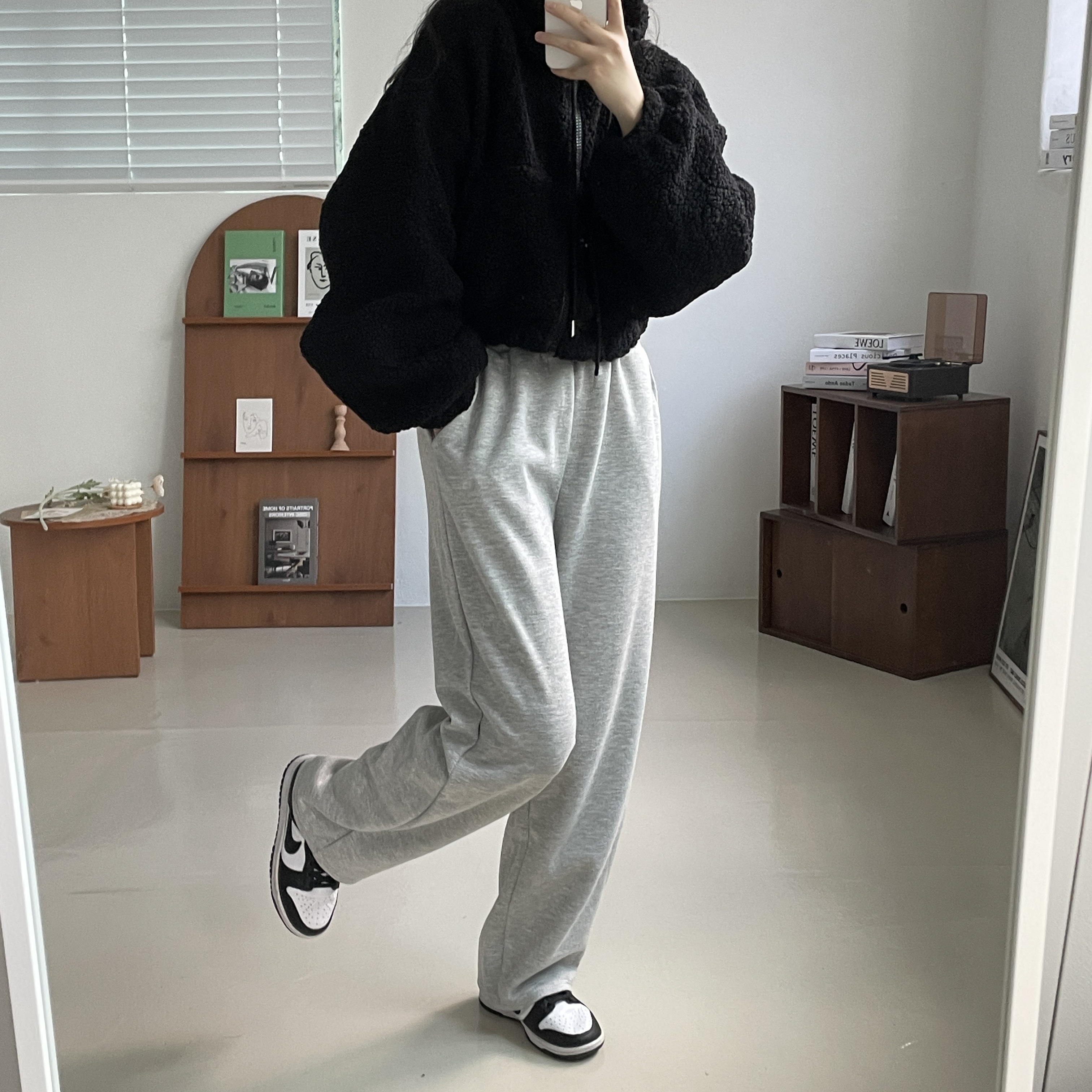 (W) Nike Dunk Low Black 착용 스타일 - 2