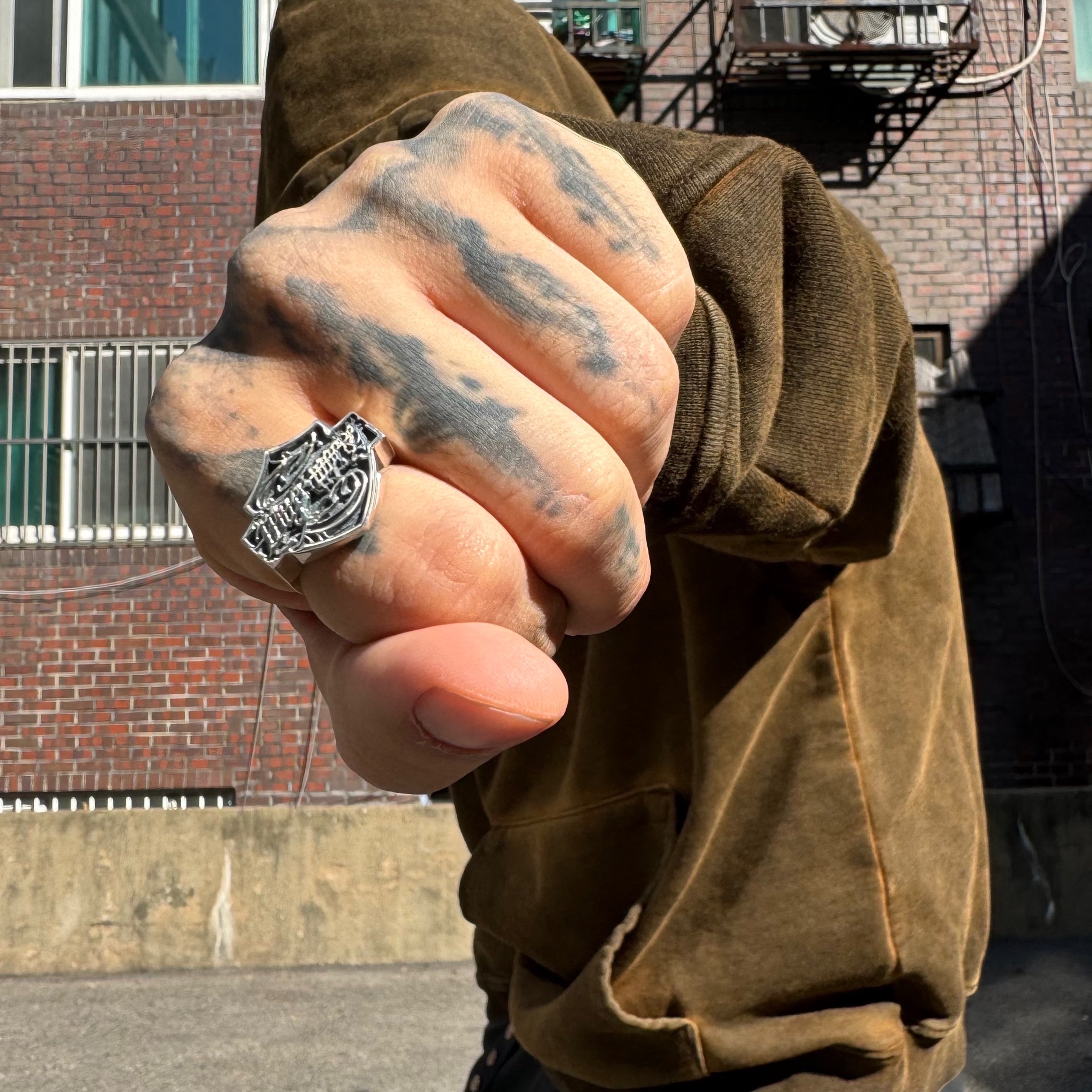 Wapworks HD silver ring 착용 스타일