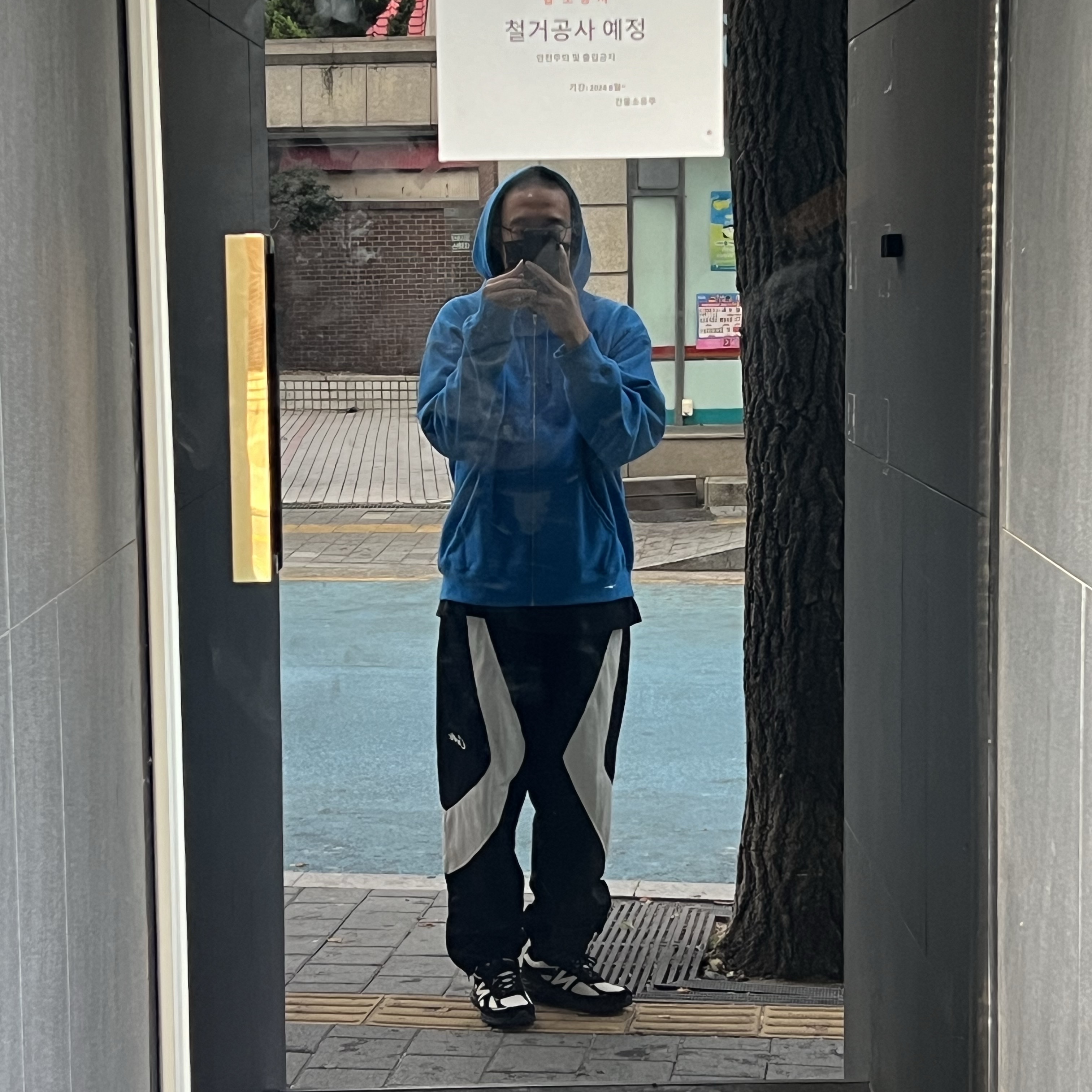 New Balance x Joe Freshgoods 990v4 Made in USA Black White, Supreme x Thrasher Zip Up Hooded Sweatshirt Bright Blue - 24FW 착용 스타일