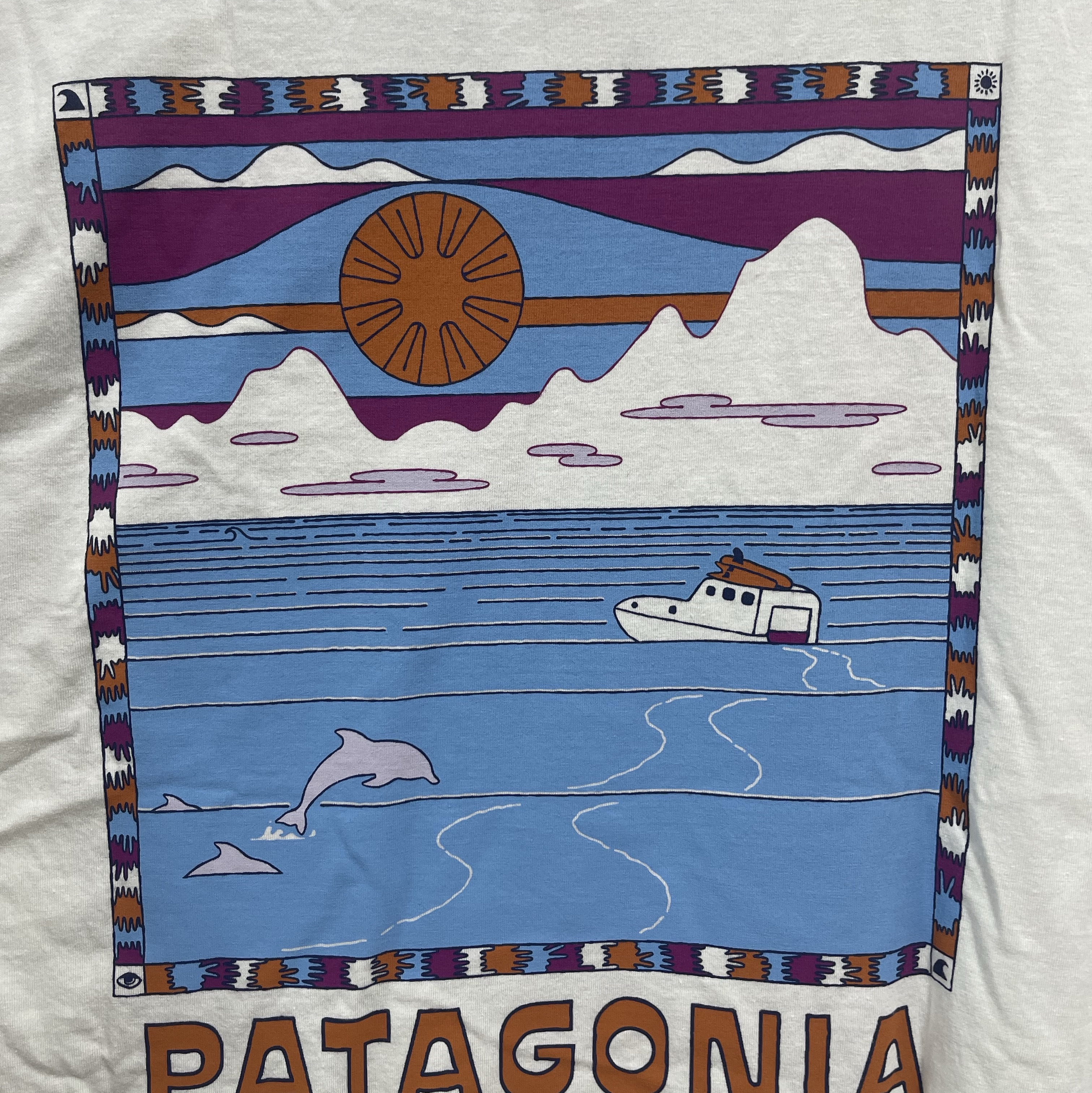 Patagonia Summit Swell Organic T-Shirt Birch White 착용 스타일