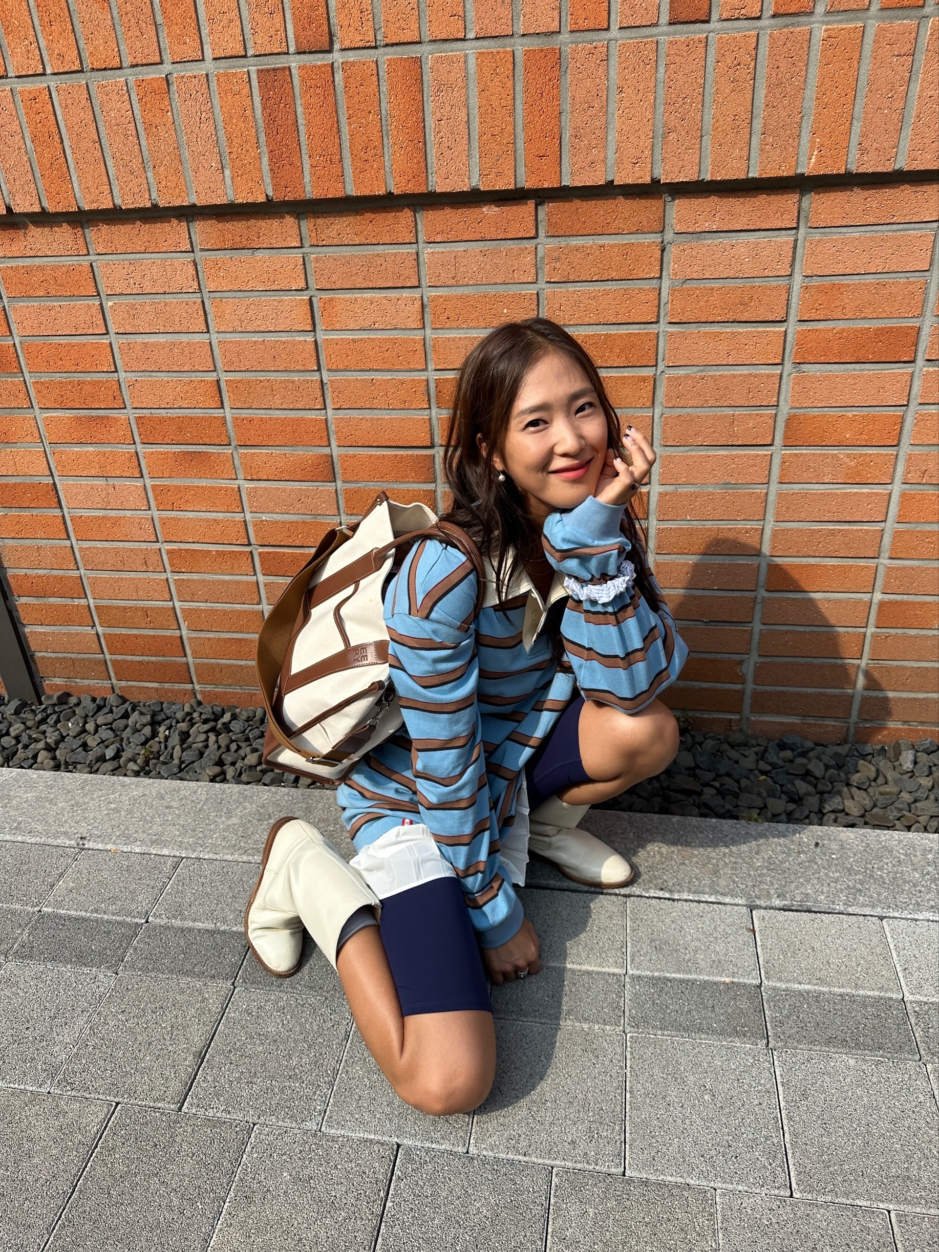 Menasoo Stripe Rugby T Shirt Skyblue 착용 스타일 - 1