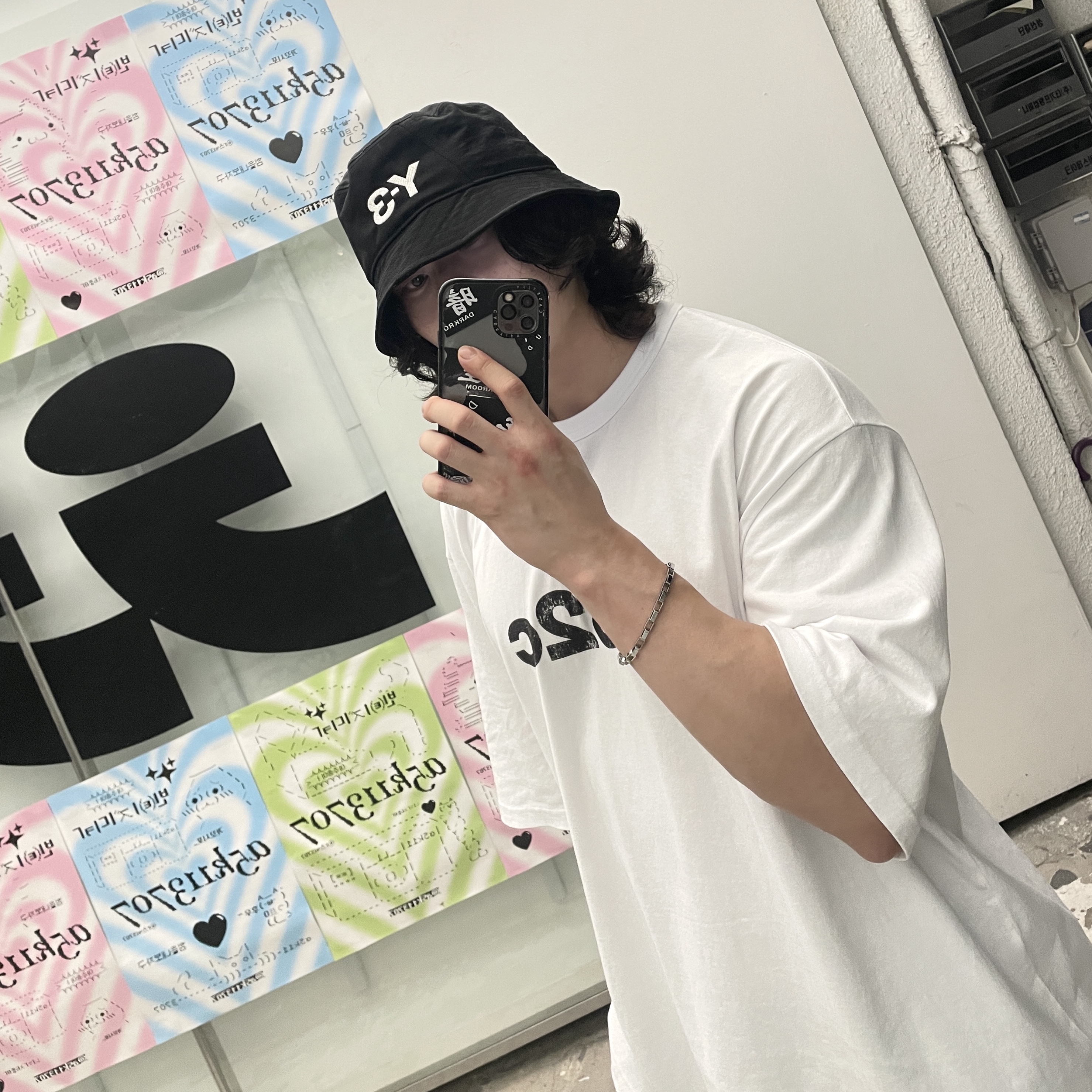 Y-3 Bucket Hat Black, Maison Mihara Yasuhiro Wayne OG Sole Leather Low-top Sneakers Black White 착용 스타일 - 1