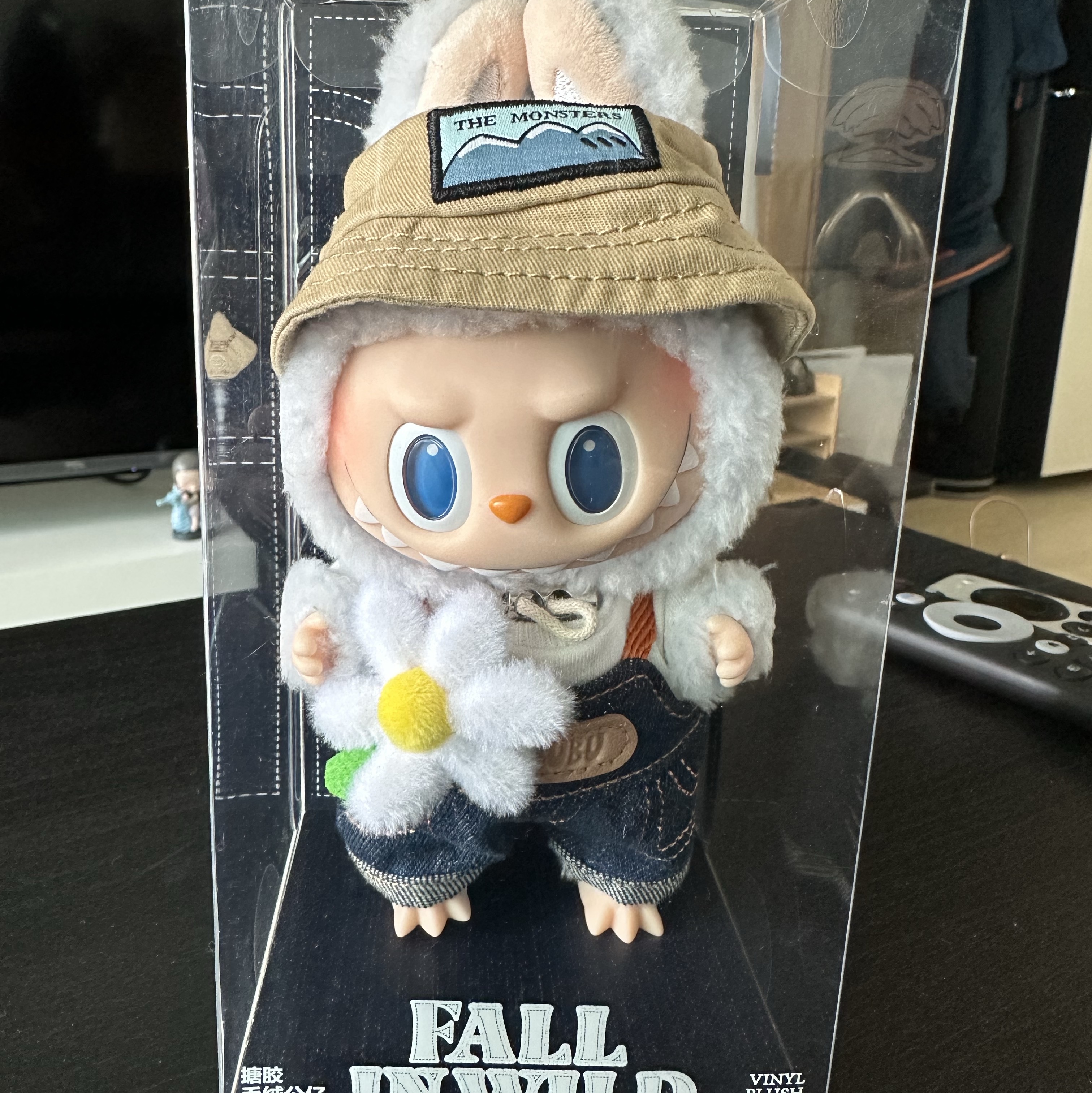 Pop Mart Fall In Wild Labubu Series Toy Keyring 착용 스타일