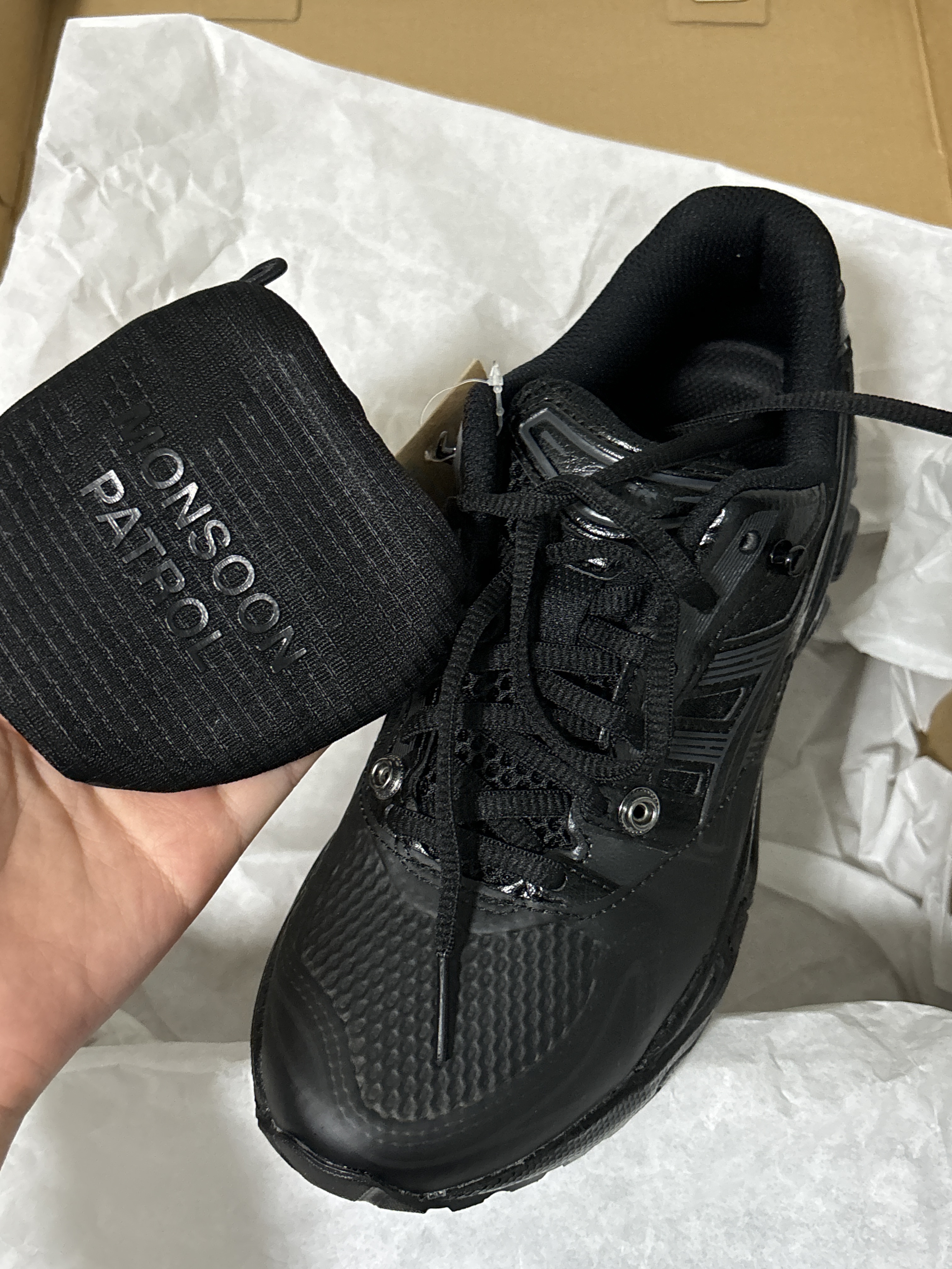 Asics x Limited Edt x SBTG Gel-Kayano 14 Monsoon Patrol Black 착용 스타일 - 3