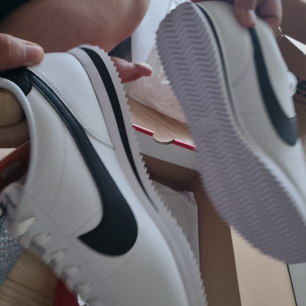 Nike Cortez White Black 착용 스타일 - 3