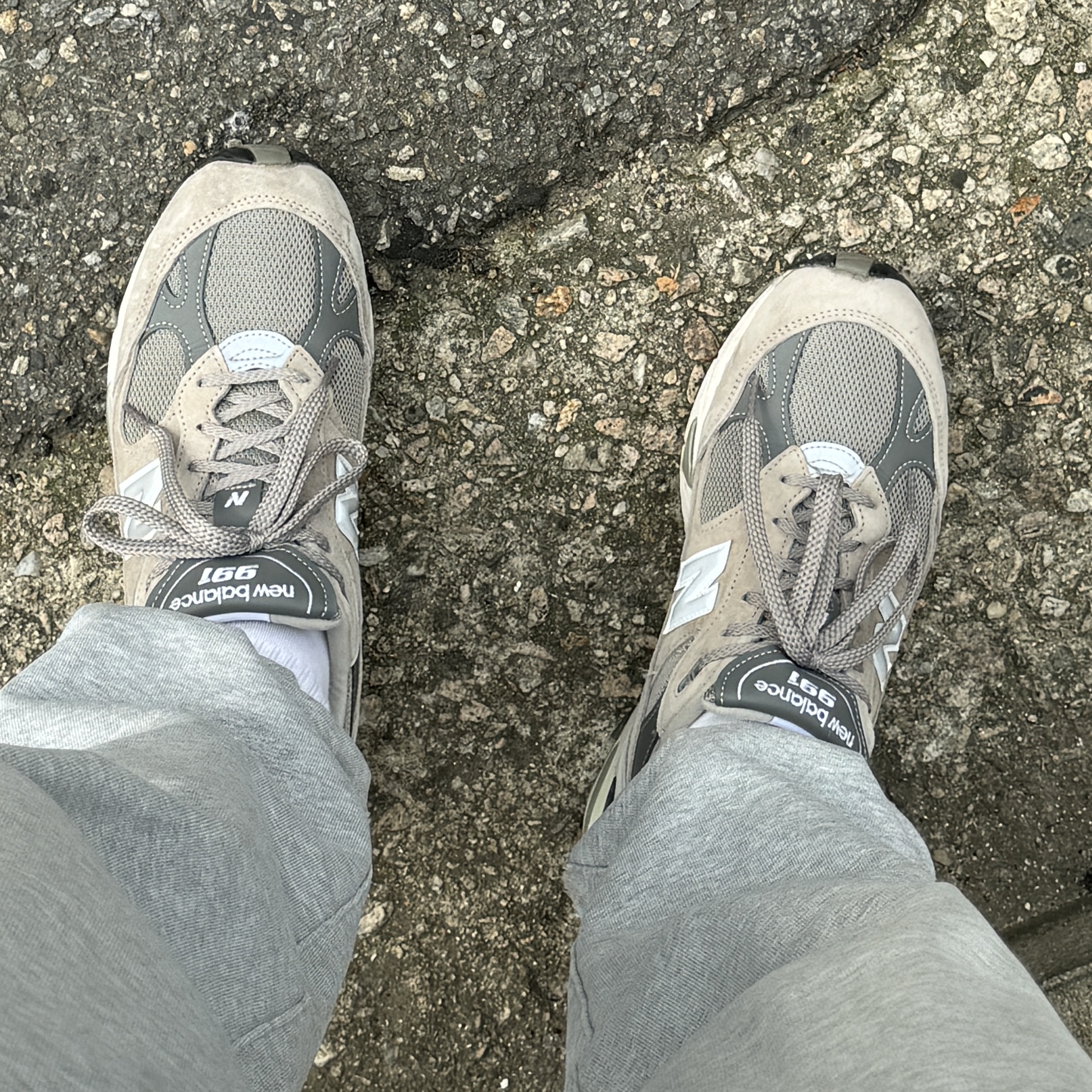 New Balance 991 Made in UK Grey 착용 스타일