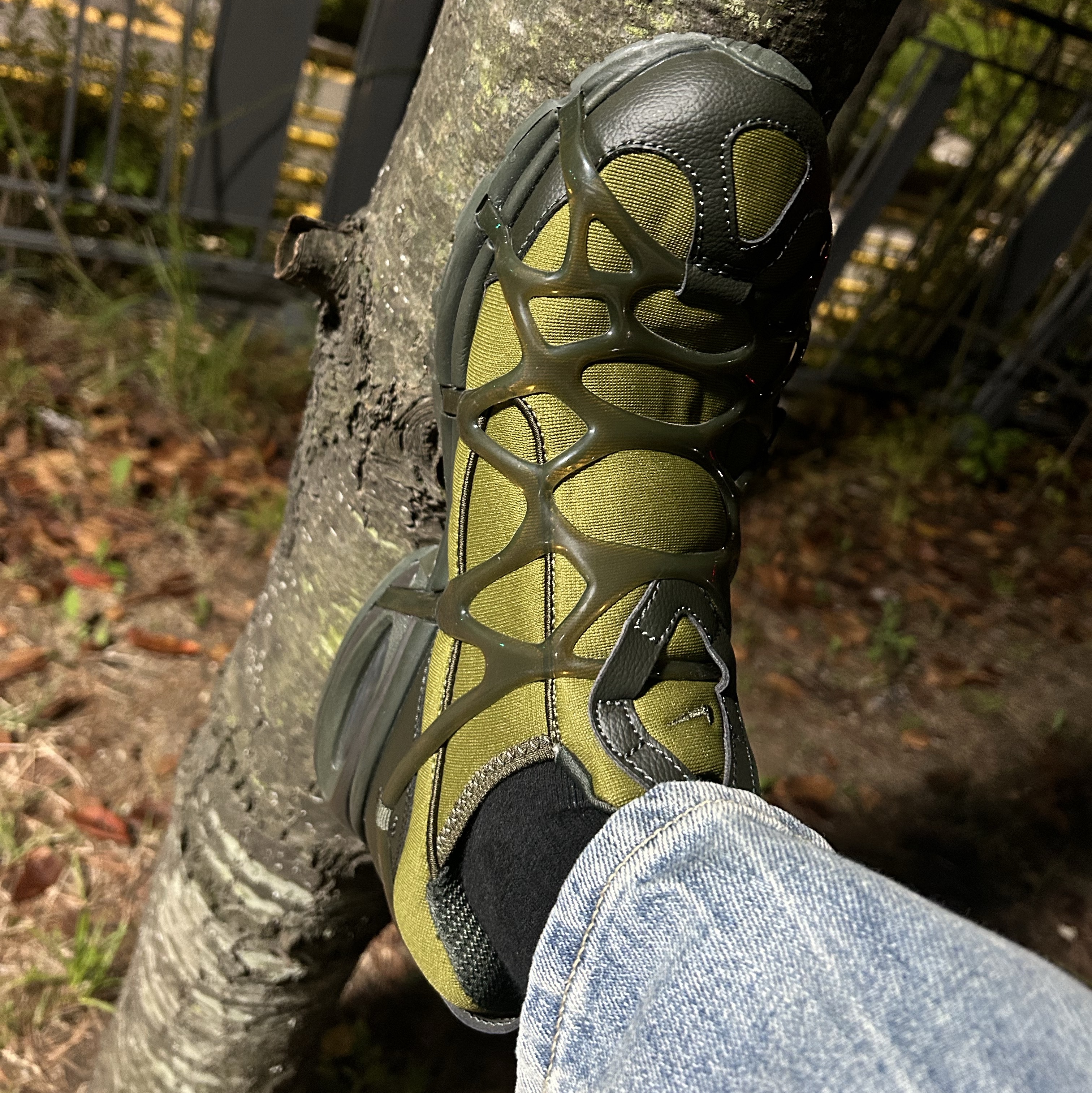Nike Air Kukini Pilgrim Sequoia 착용 스타일