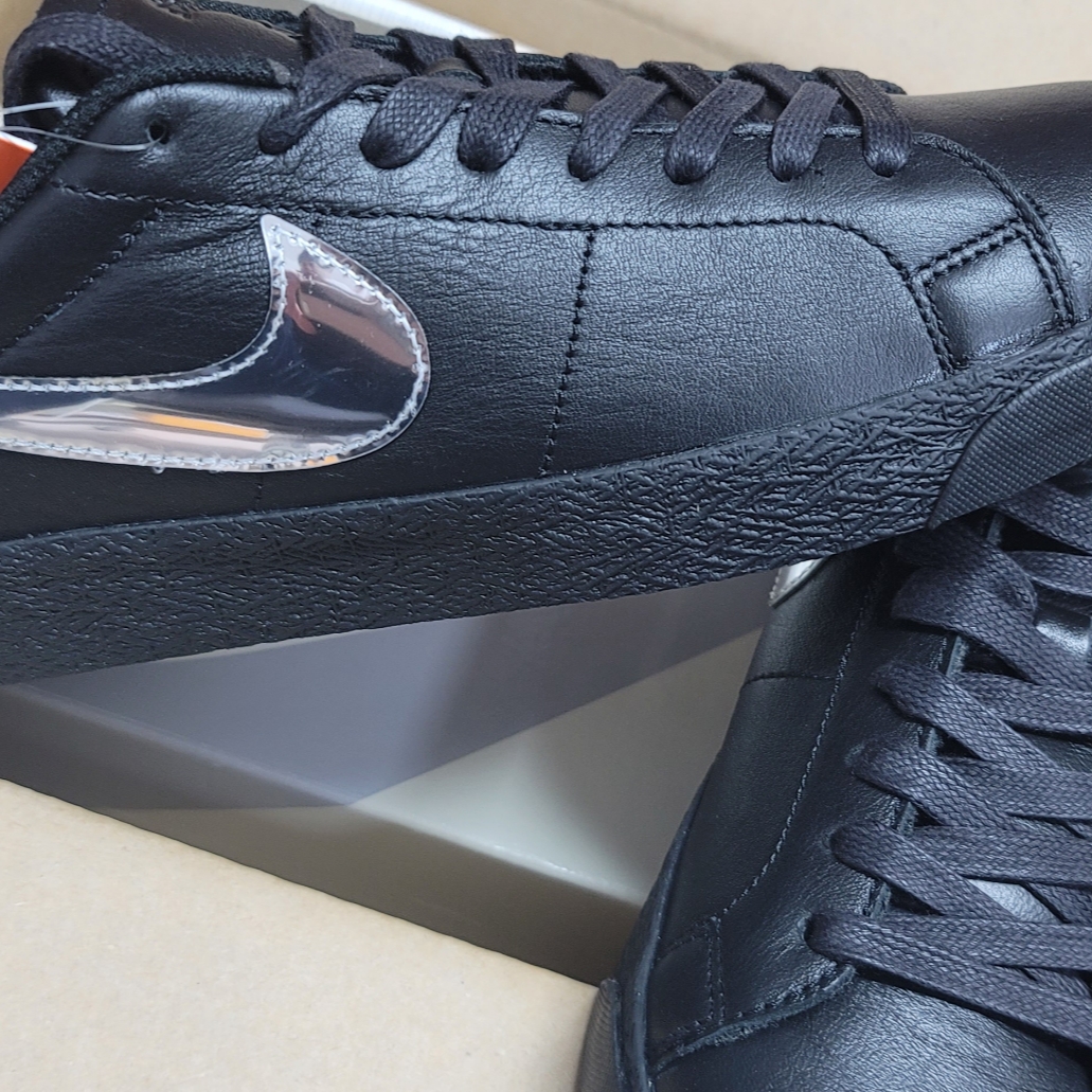 Nike x Dancer Skateboards SB Zoom Blazer Low Black and Metallic Silver 착용 스타일 - 1