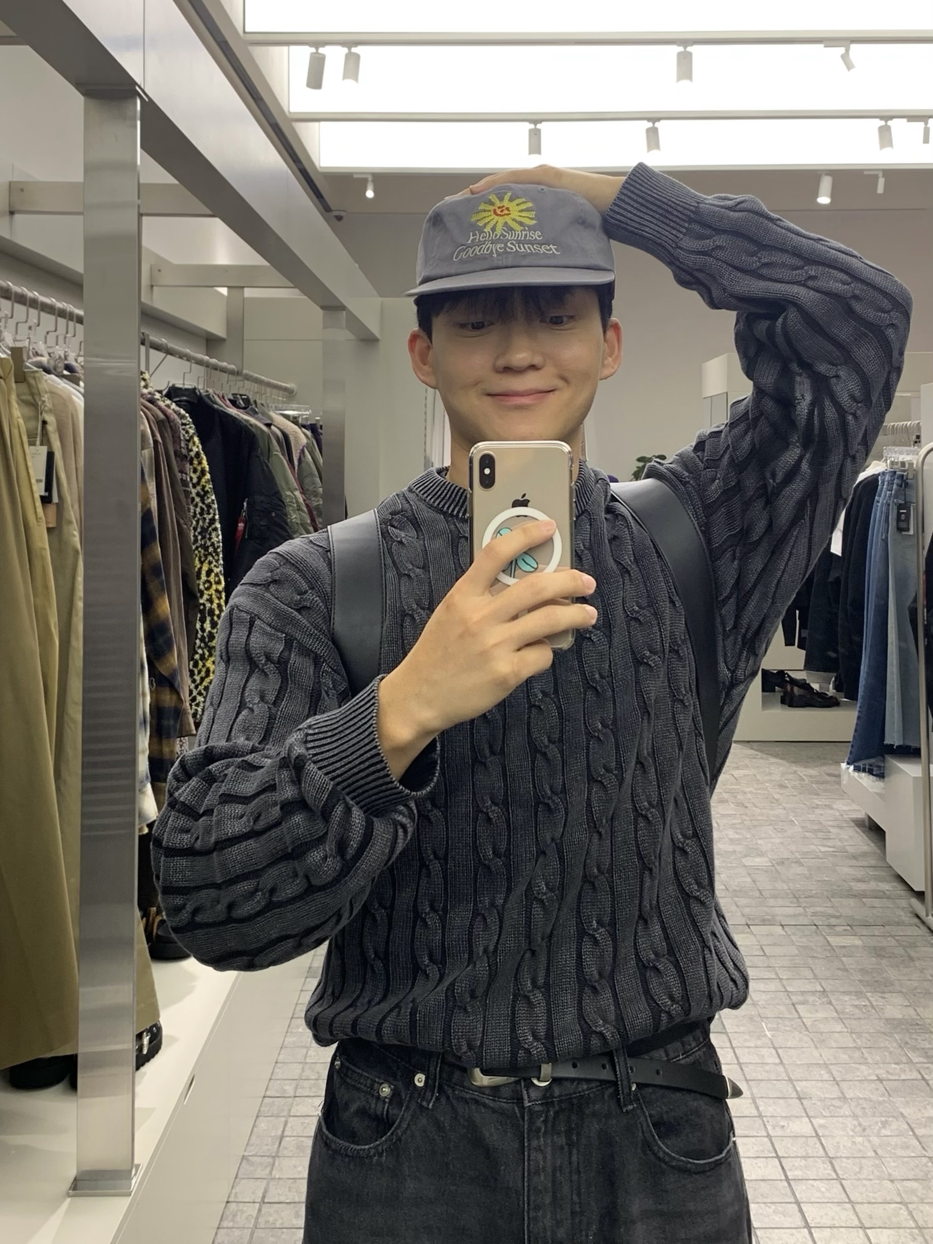 HS x Hank Relaxed Fit Cap Charcoal 착용 스타일 - 1