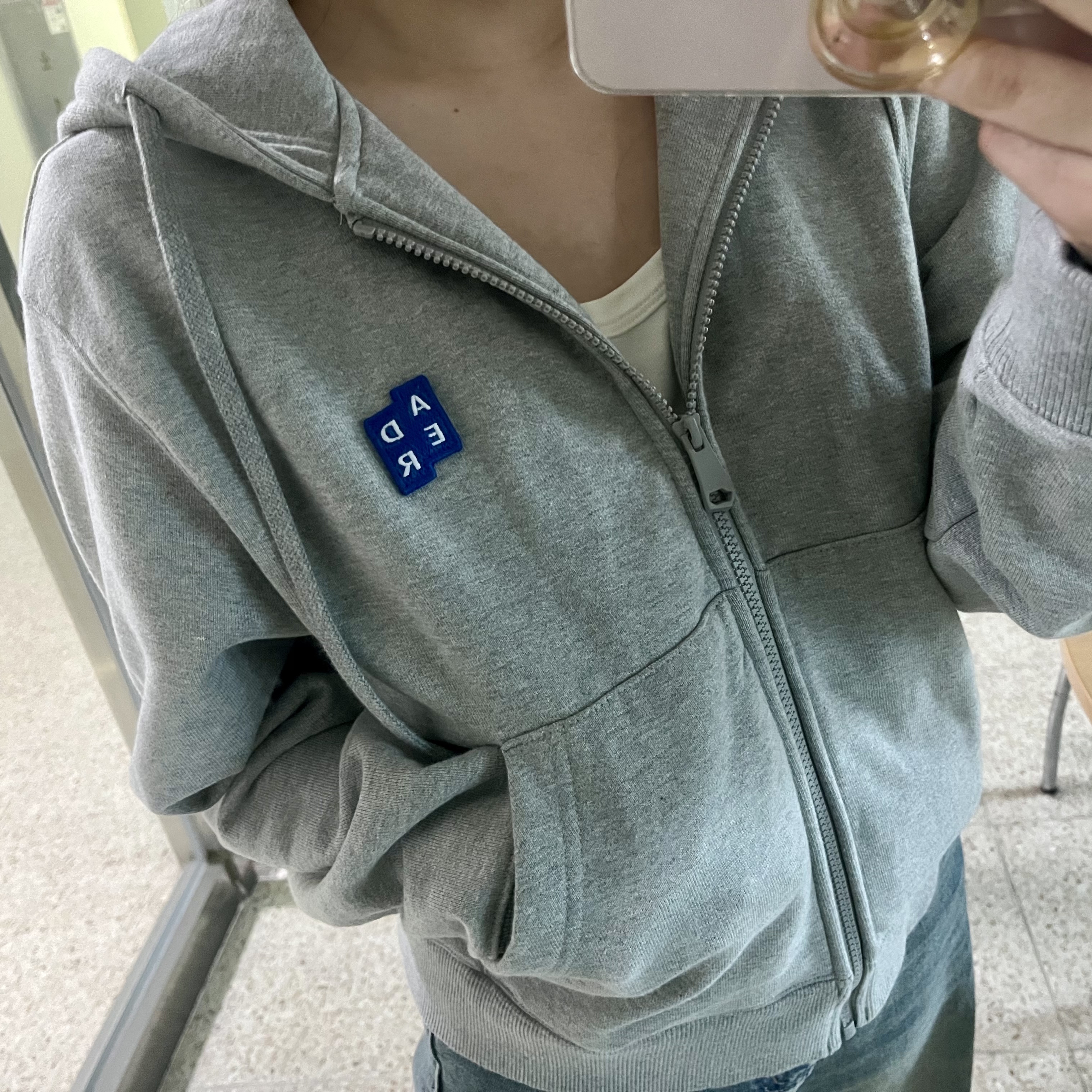 Ader Error Sig; TRS/BL Tag Hoodie Zip-Up 01 Grey 착용 스타일