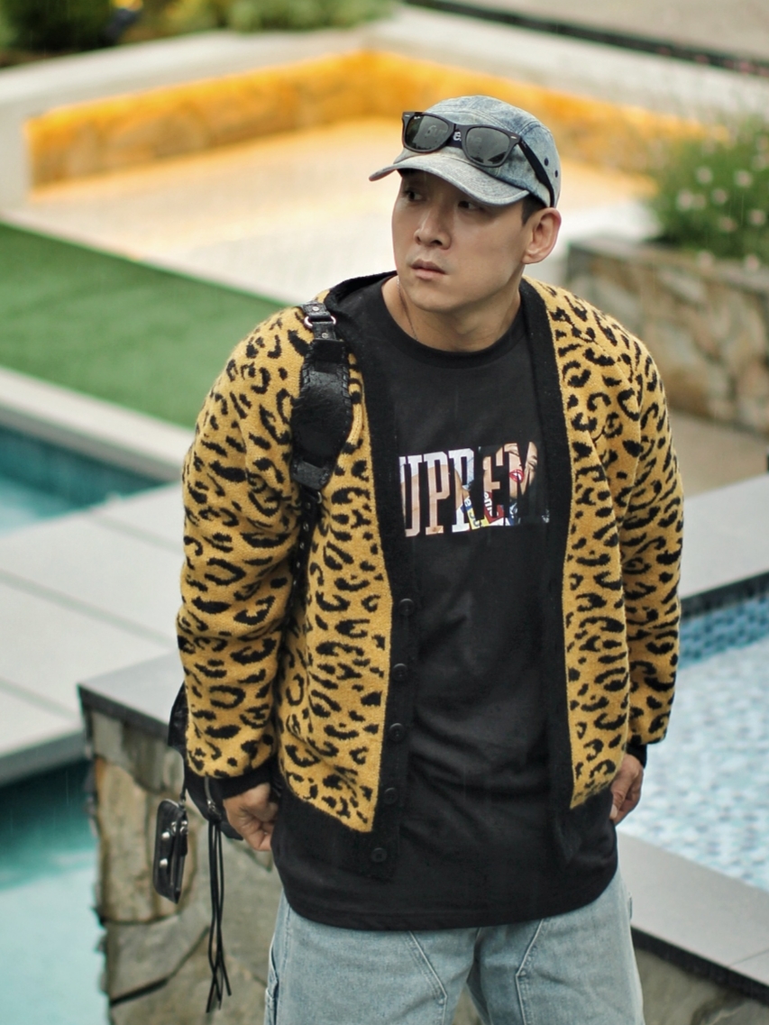 Supreme Tera Patrick T-Shirt Black - 24FW, Supreme Washed Chino Twill Camp Cap Dirty Indigo - 24SS 착용 스타일 - 4