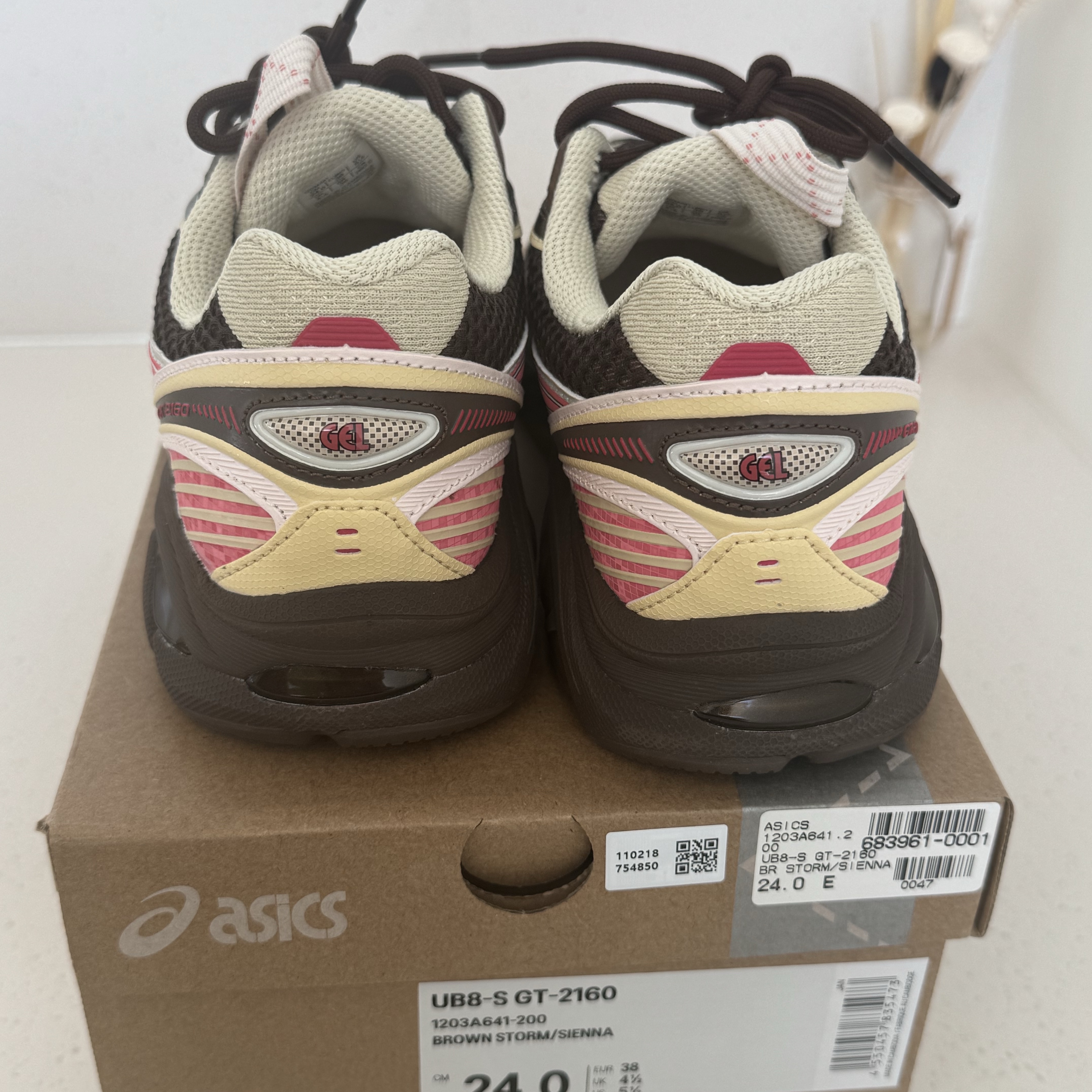 Asics UB8-S GT-2160 Brown Storm Sienna 착용 스타일 - 3