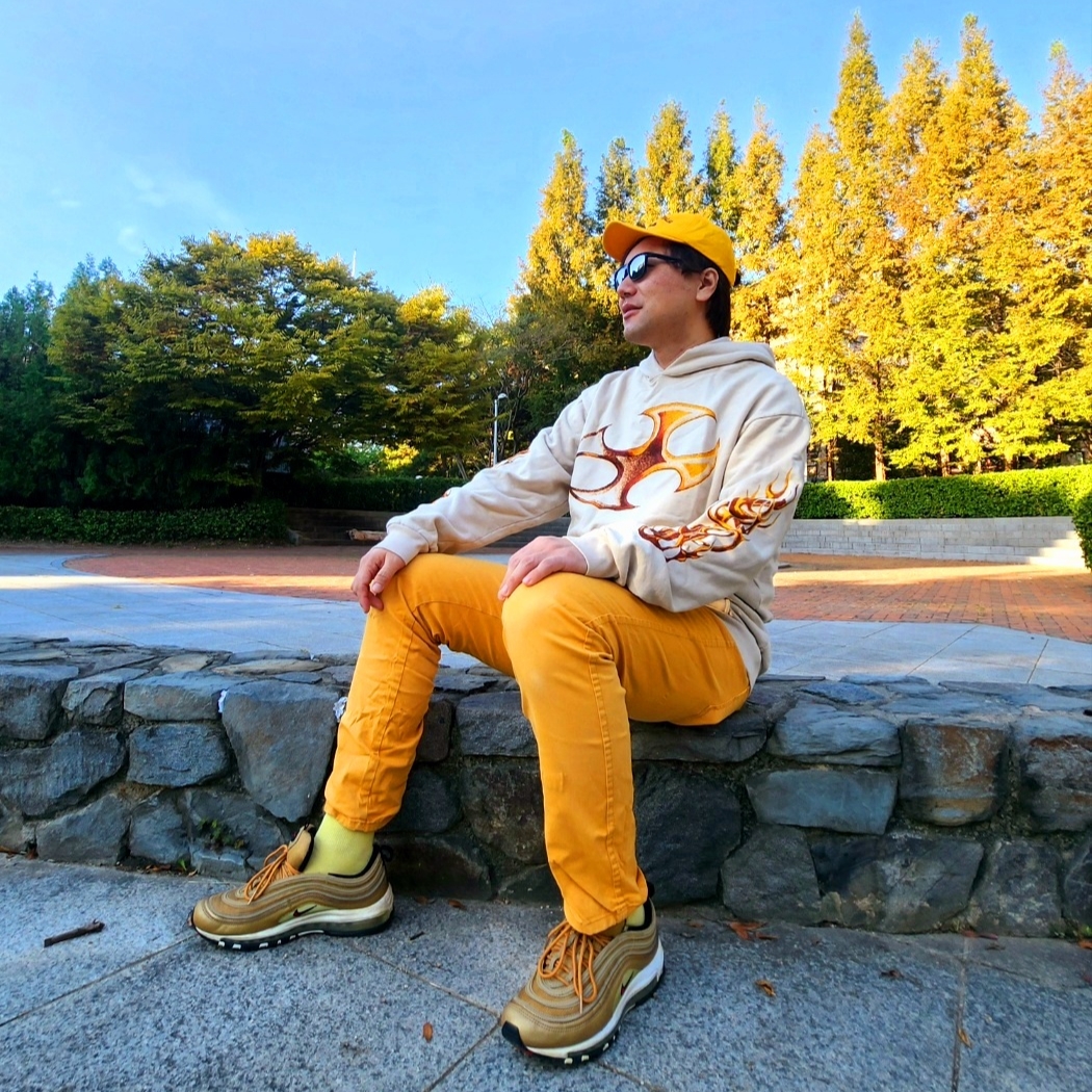 Nike Air Max 97 QS Metallic Gold 2018, Basketcase Beyblade Hoodie Bone 착용 스타일