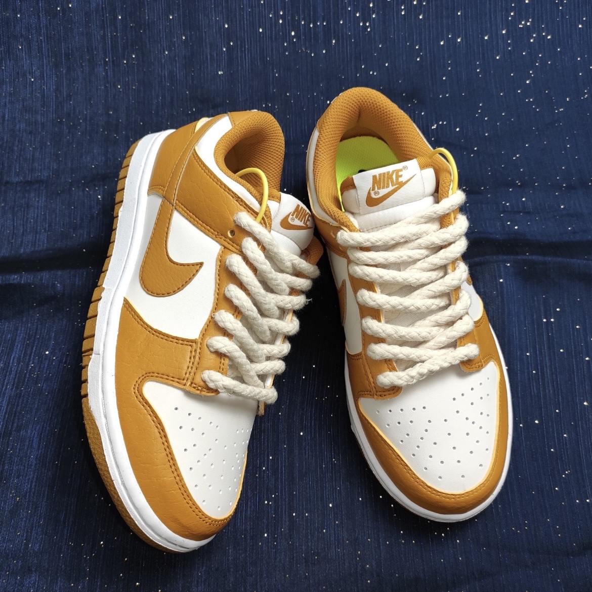 (W) Nike Dunk Low Next Nature Phantom 착용 스타일 - 1