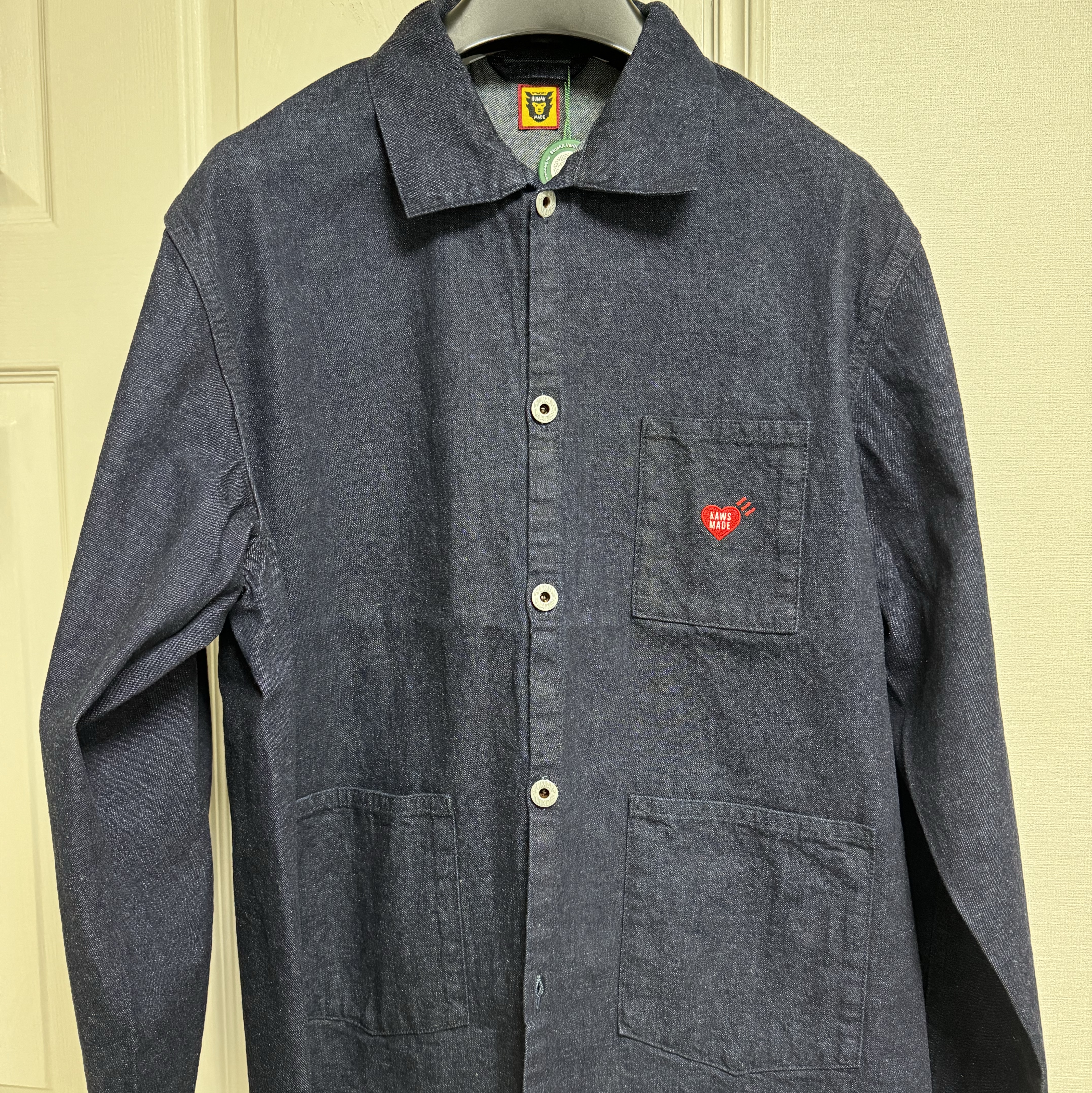 Human Made x Kaws Denim Coverall Jacket Indigo 착용 스타일 - 2