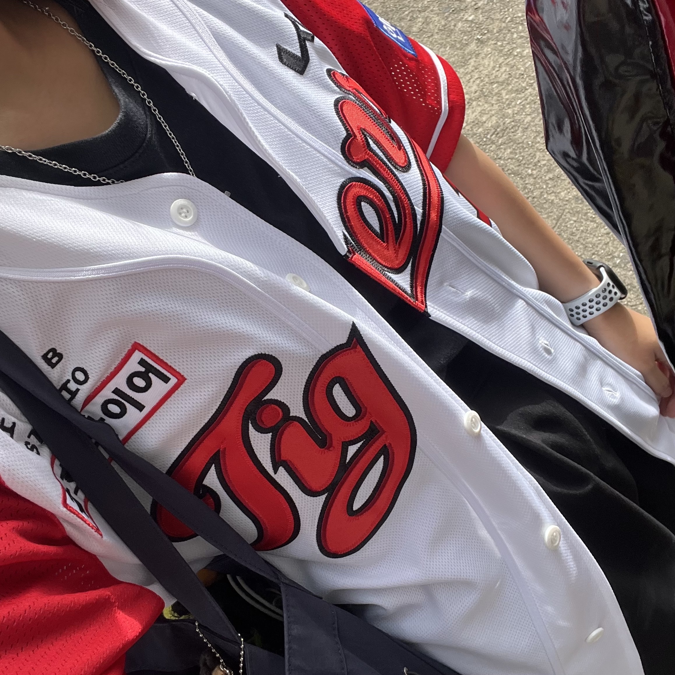 Kia Tigers x IAB Studio 24 Authentic Hot Summer Uniform White Red (Non Marking Ver.) 착용 스타일